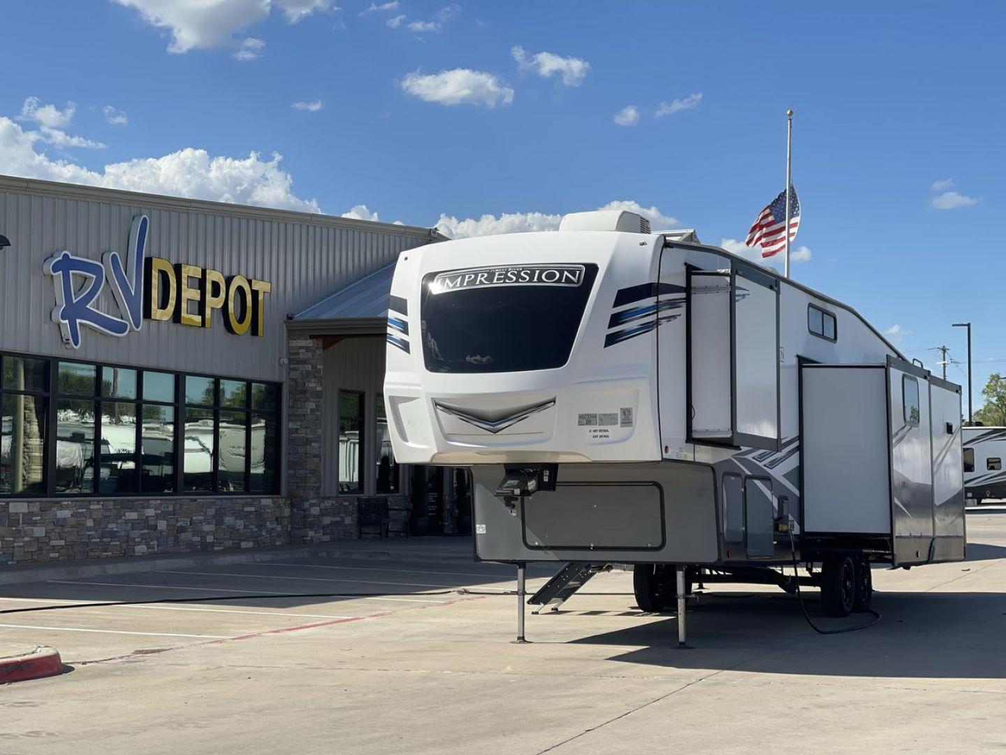 2022 FOREST RIVER IMPRESSION 315MB (5ZT3MPXB0ND) , Length: 38 ft. | Dry Weight: 10,338 lbs. | Gross Weight: 13,935 lbs. | Slides: 4 transmission, located at 4319 N Main Street, Cleburne, TX, 76033, (817) 221-0660, 32.435829, -97.384178 - Photo#0