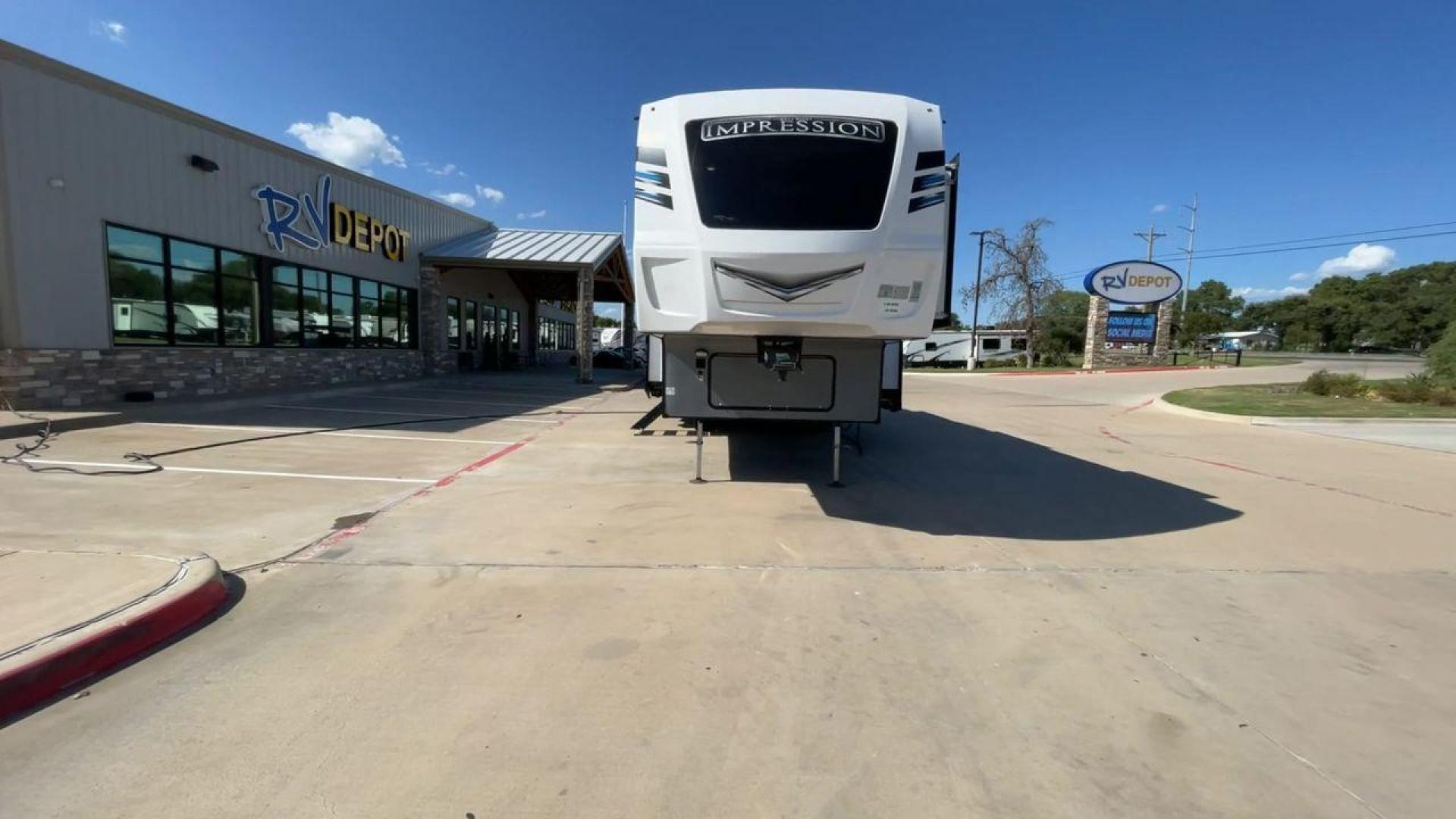 2022 FOREST RIVER IMPRESSION 315MB (5ZT3MPXB0ND) , Length: 38 ft. | Dry Weight: 10,338 lbs. | Gross Weight: 13,935 lbs. | Slides: 4 transmission, located at 4319 N Main Street, Cleburne, TX, 76033, (817) 221-0660, 32.435829, -97.384178 - Photo#4