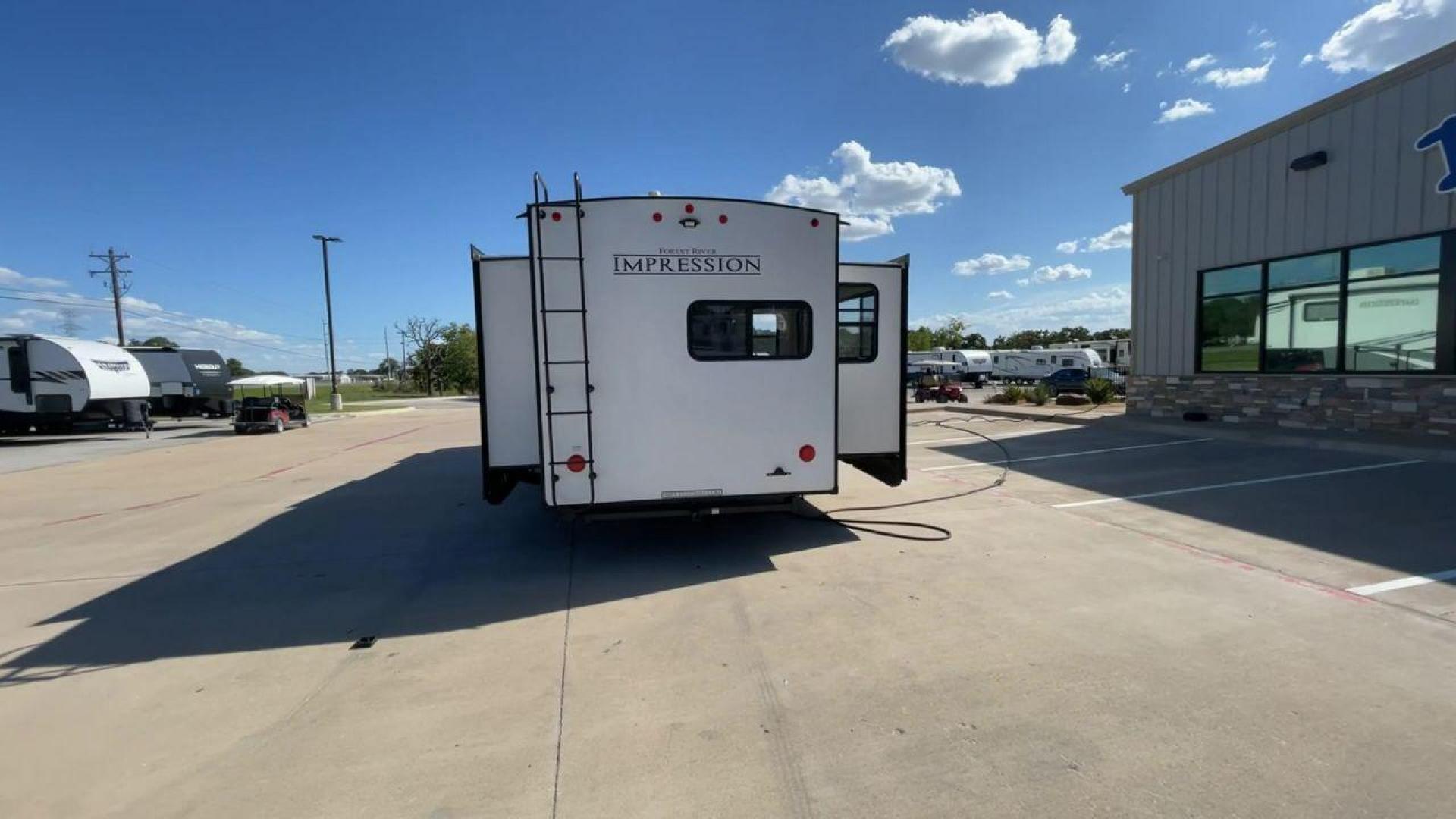 2022 FOREST RIVER IMPRESSION 315MB (5ZT3MPXB0ND) , Length: 38 ft. | Dry Weight: 10,338 lbs. | Gross Weight: 13,935 lbs. | Slides: 4 transmission, located at 4319 N Main Street, Cleburne, TX, 76033, (817) 221-0660, 32.435829, -97.384178 - Photo#8