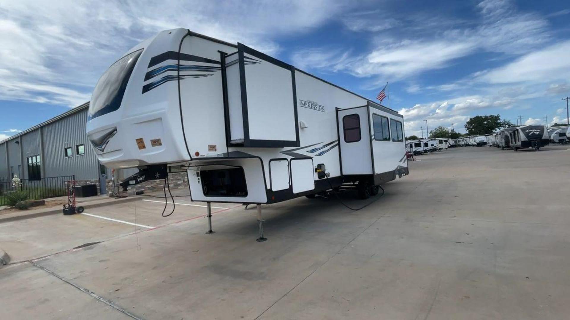 2022 FOREST RIVER IMPRESSION 330BH (5ZT3MPYB4ND) , Length: 41 ft. | Dry Weight: 10,433 lbs. | Gross Weight: 14,165 lbs. | Slides: 3 transmission, located at 4319 N Main Street, Cleburne, TX, 76033, (817) 221-0660, 32.435829, -97.384178 - Photo#5