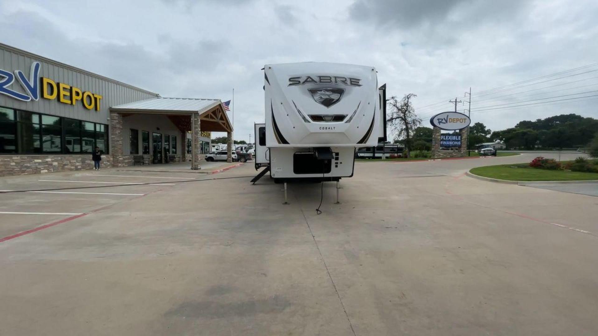 2022 FOREST RIVER SABRE 36BHQ (5ZT3SR1B2N6) , located at 4319 N Main Street, Cleburne, TX, 76033, (817) 221-0660, 32.435829, -97.384178 - Photo#4