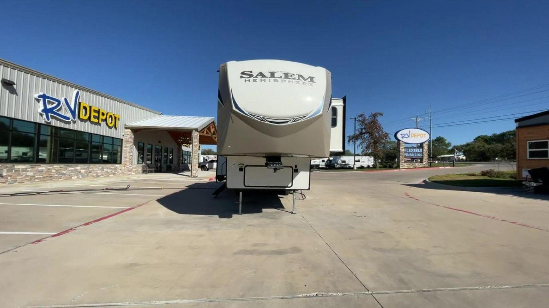 2022 FOREST RIVER SALEM HEMISPHERE 286 (4X4FSBE29NV) , Length: 33.92 ft. | Dry Weight: 9,229 lbs. | Slides: 3 transmission, located at 4319 N Main Street, Cleburne, TX, 76033, (817) 221-0660, 32.435829, -97.384178 - The 2022 Forest River Salem Hemisphere 286RL is a travel trailer that combines luxury, innovation, and comfort for an unparalleled camping experience. This travel trailer is designed for those who seek a blend of sophistication and functionality in their RVing lifestyle. The living area features plu - Photo#4