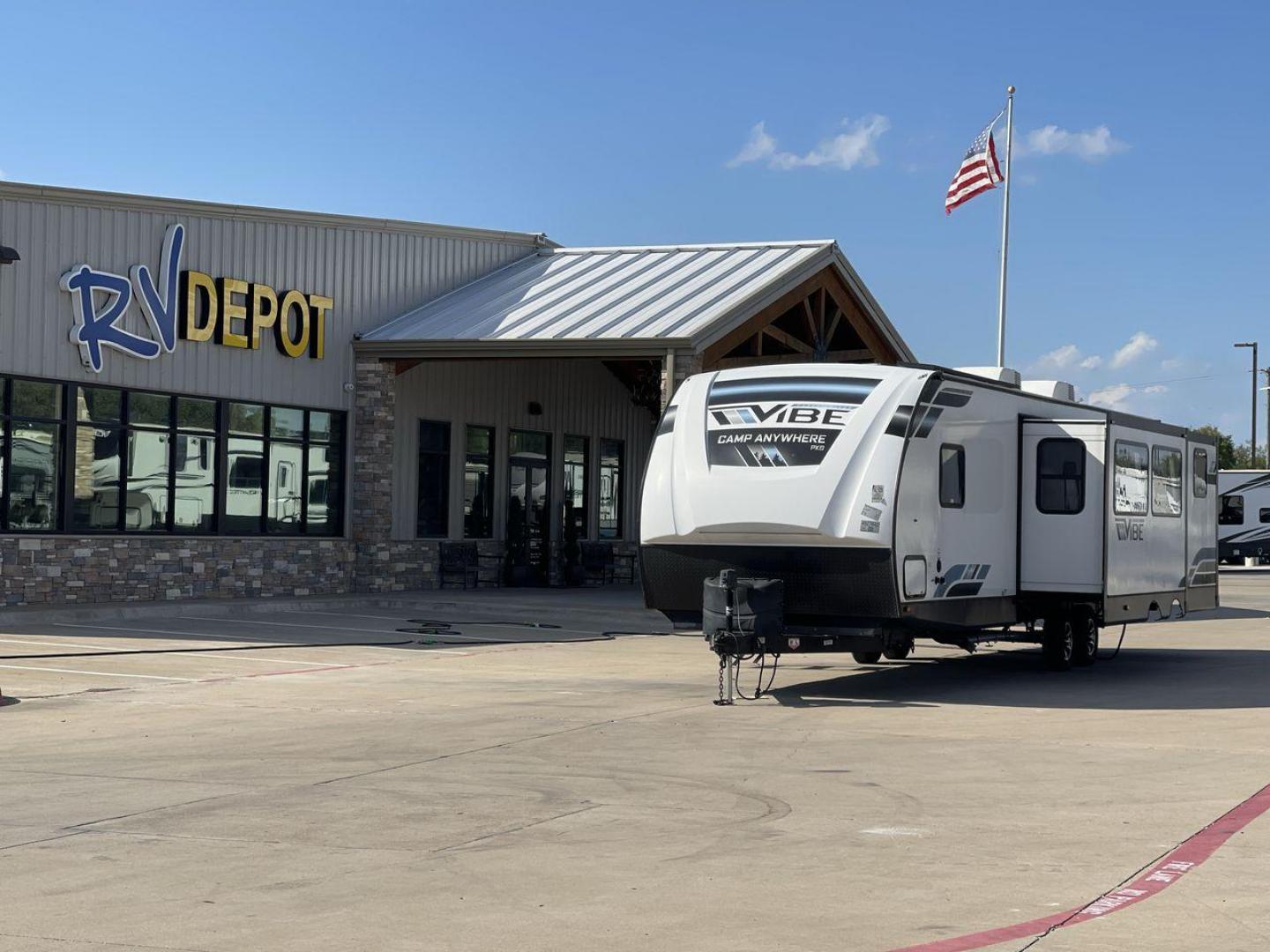 2022 FOREST RIVER VIBE 32BH (4X4TVBH28N4) , Length: 38.25 ft. | Dry Weight: 7,836 lbs. | Slides: 2 transmission, located at 4319 N Main Street, Cleburne, TX, 76033, (817) 221-0660, 32.435829, -97.384178 - Photo#0