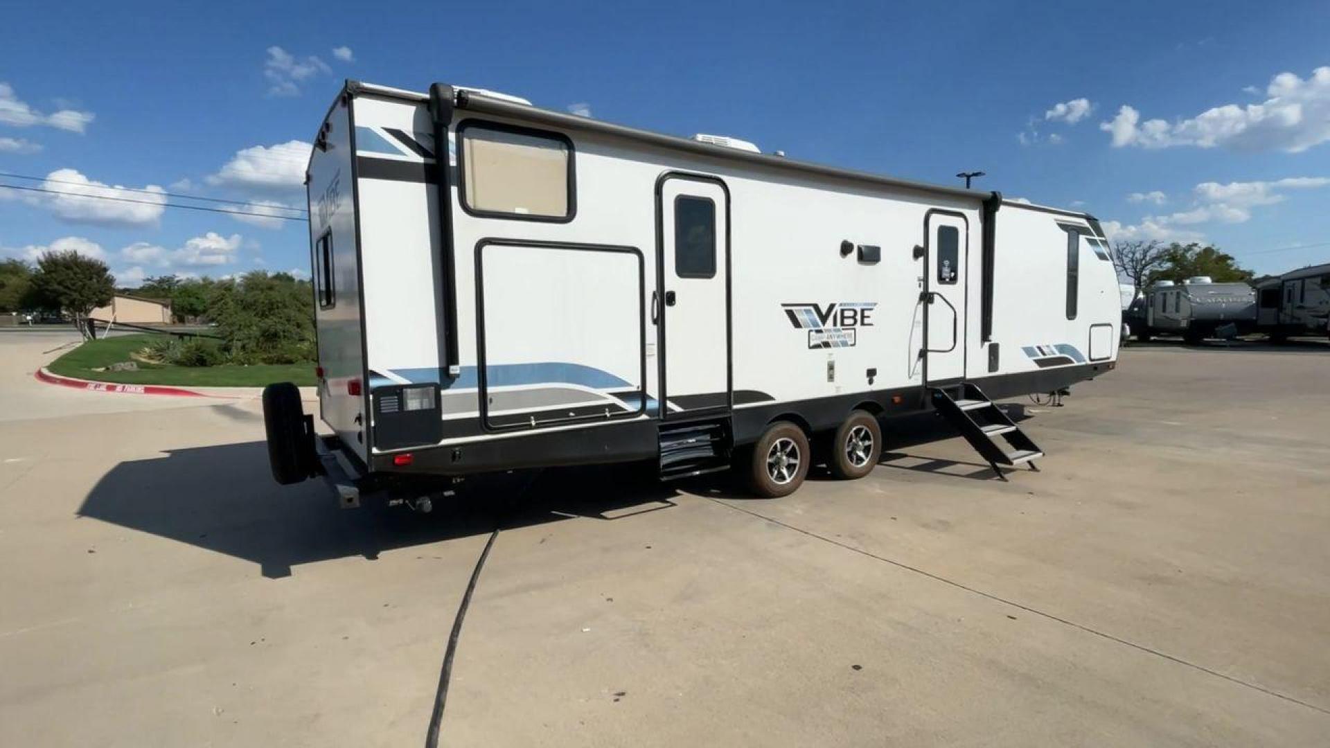 2022 FOREST RIVER VIBE 32BH (4X4TVBH28N4) , Length: 38.25 ft. | Dry Weight: 7,836 lbs. | Slides: 2 transmission, located at 4319 N Main Street, Cleburne, TX, 76033, (817) 221-0660, 32.435829, -97.384178 - Photo#1