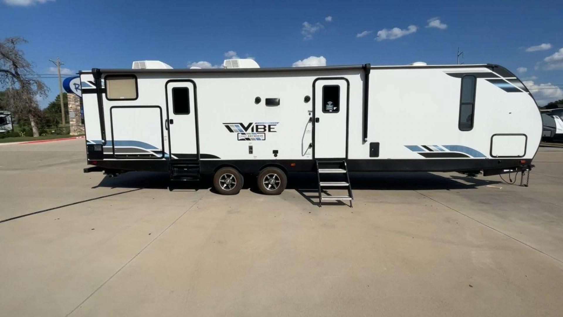 2022 FOREST RIVER VIBE 32BH (4X4TVBH28N4) , Length: 38.25 ft. | Dry Weight: 7,836 lbs. | Slides: 2 transmission, located at 4319 N Main Street, Cleburne, TX, 76033, (817) 221-0660, 32.435829, -97.384178 - Photo#2