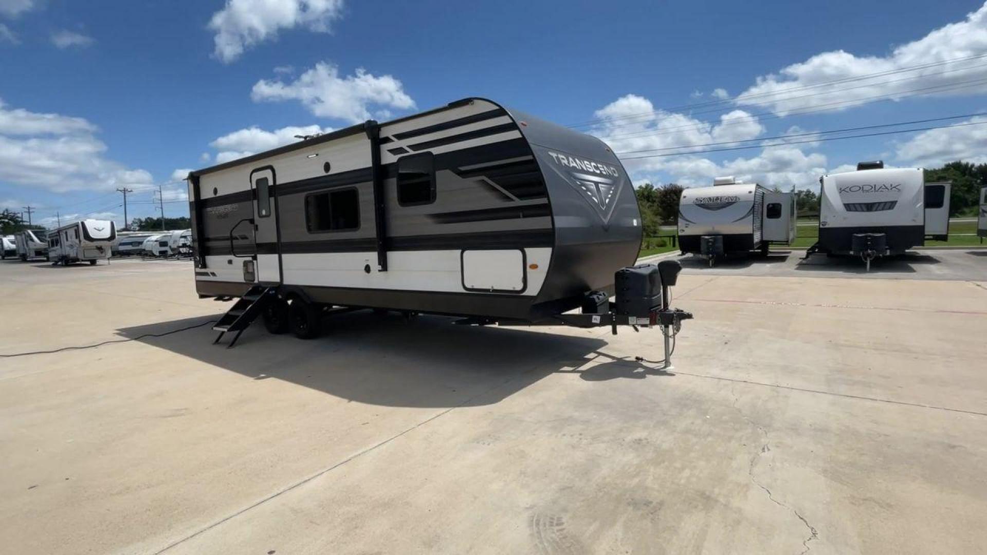 2022 GRAND DESIGN TRANSCEND 240ML (573TT3022N8) , located at 4319 N Main Street, Cleburne, TX, 76033, (817) 221-0660, 32.435829, -97.384178 - Photo#3