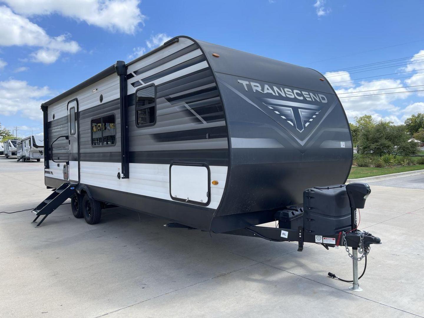 2022 GRAND DESIGN TRANSCEND 240ML (573TT3022N8) , located at 4319 N Main Street, Cleburne, TX, 76033, (817) 221-0660, 32.435829, -97.384178 - Photo#23