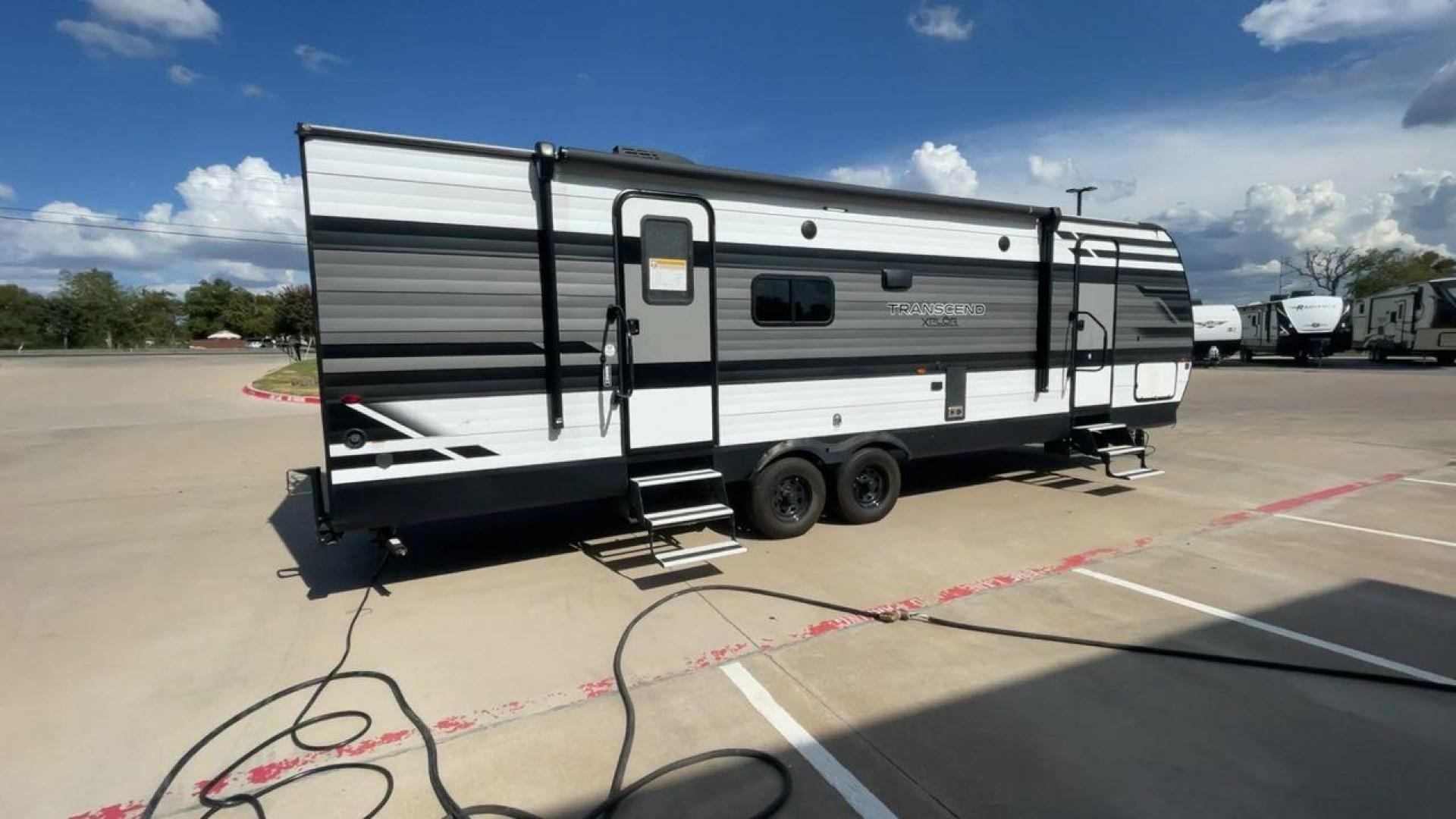 2022 GRAND DESIGN TRANSCEND 265BH (573TT3324ND) , Length: 32.75 ft. | Dry Weight: 6,327 lbs. | Gross Weight: 7,995 lbs. | Slides: 1 transmission, located at 4319 N Main Street, Cleburne, TX, 76033, (817) 221-0660, 32.435829, -97.384178 - Photo#1