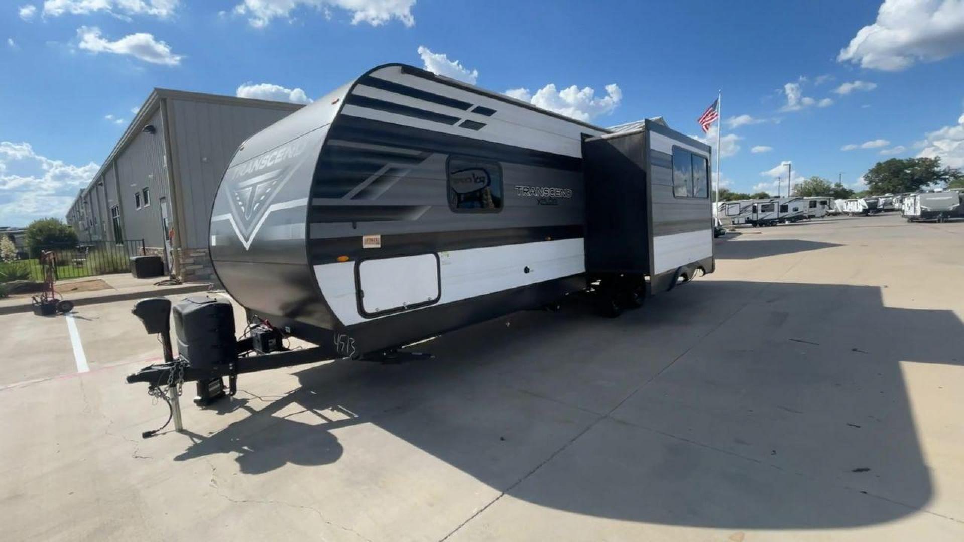 2022 GRAND DESIGN TRANSCEND 265BH (573TT3324ND) , Length: 32.75 ft. | Dry Weight: 6,327 lbs. | Gross Weight: 7,995 lbs. | Slides: 1 transmission, located at 4319 N Main Street, Cleburne, TX, 76033, (817) 221-0660, 32.435829, -97.384178 - Photo#5