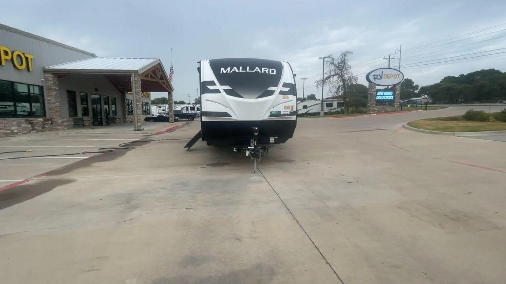 2022 HEARTLAND MALLARD M26 (5SFNB3227NE) , located at 4319 N Main Street, Cleburne, TX, 76033, (817) 221-0660, 32.435829, -97.384178 - Photo#4