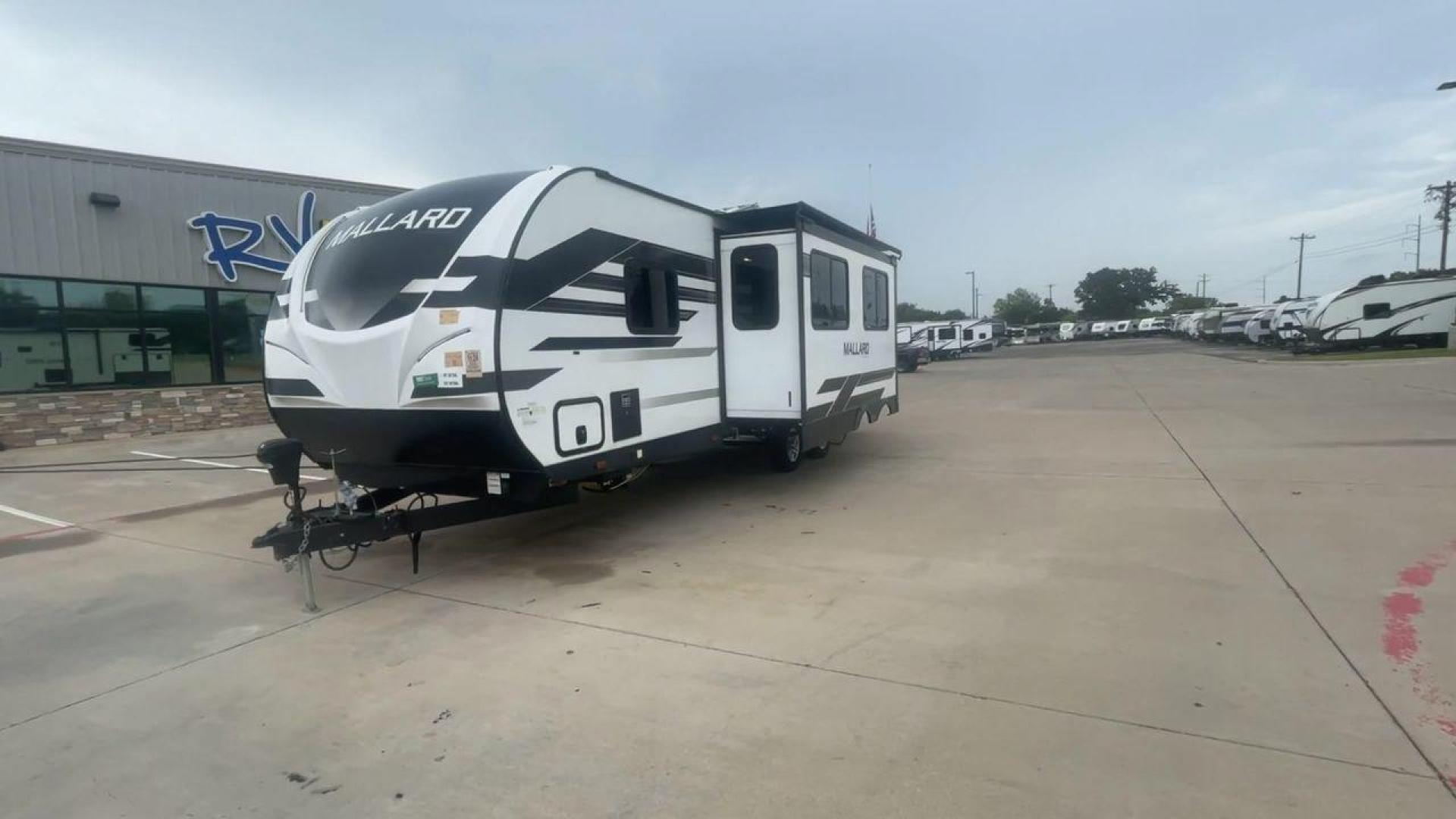 2022 HEARTLAND MALLARD M26 (5SFNB3227NE) , located at 4319 N Main Street, Cleburne, TX, 76033, (817) 221-0660, 32.435829, -97.384178 - Photo#5