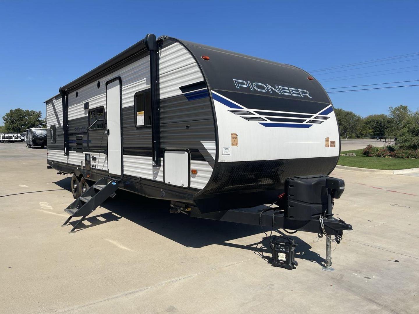 2022 HEARTLAND PIONEER QB300 (5SFPB3521NE) , Length: 35 ft. | Dry Weight: 6,896 lbs. | Gross Weight: 9,000 lbs. | Slides: 1 transmission, located at 4319 N Main Street, Cleburne, TX, 76033, (817) 221-0660, 32.435829, -97.384178 - The 2022 Heartland Pioneer QB300 is a spacious and well-equipped travel trailer, perfect for family adventures. With a length of 35 feet, this model provides ample living space while maintaining a dry weight of 6,896 lbs. and a gross weight of 9,000 lbs. It includes 1 slide-out, optimizing interior - Photo#22