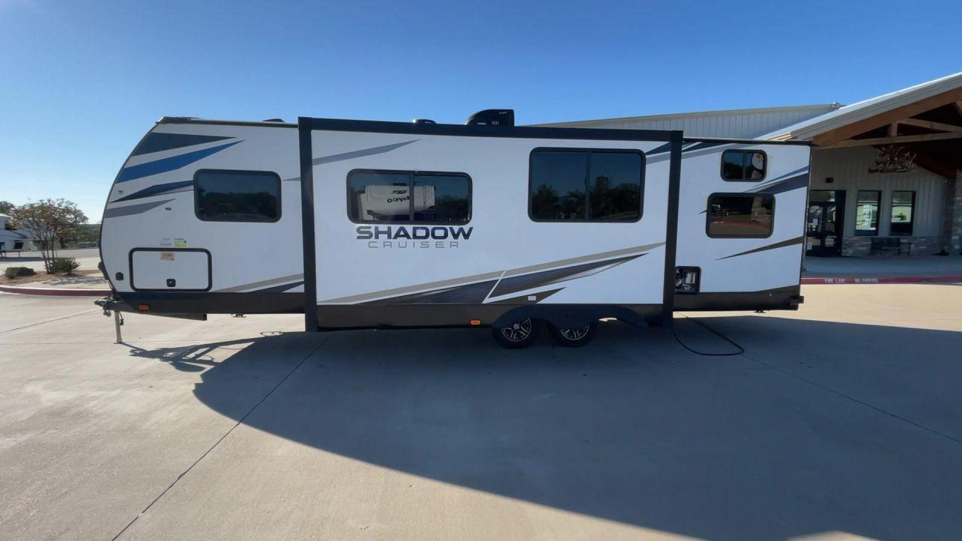 2022 HEARTLAND SHADOW CRUISER 280QB (5RXDB3228NN) , Length: 31.92 ft. | Dry Weight: 6,288 lbs. | Gross Weight: 7,816 lbs. | Slides: 1 transmission, located at 4319 N Main Street, Cleburne, TX, 76033, (817) 221-0660, 32.435829, -97.384178 - The 2022 Heartland Shadow Cruiser 280QB is a travel trailer designed with families in mind, offering a functional layout, modern amenities, and ample sleeping accommodations. Its lightweight design makes it easier to tow while still providing the space and features needed for memorable adventures. T - Photo#6