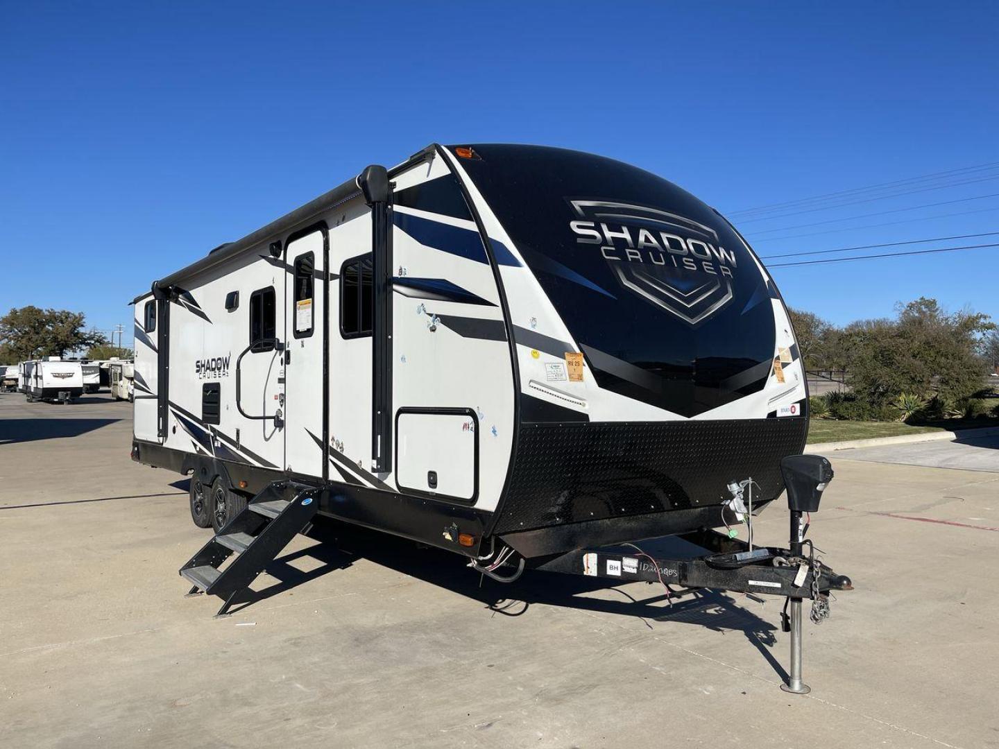 2022 HEARTLAND SHADOW CRUISER 280QB (5RXDB3228NN) , Length: 31.92 ft. | Dry Weight: 6,288 lbs. | Gross Weight: 7,816 lbs. | Slides: 1 transmission, located at 4319 N Main Street, Cleburne, TX, 76033, (817) 221-0660, 32.435829, -97.384178 - The 2022 Heartland Shadow Cruiser 280QB is a travel trailer designed with families in mind, offering a functional layout, modern amenities, and ample sleeping accommodations. Its lightweight design makes it easier to tow while still providing the space and features needed for memorable adventures. T - Photo#23