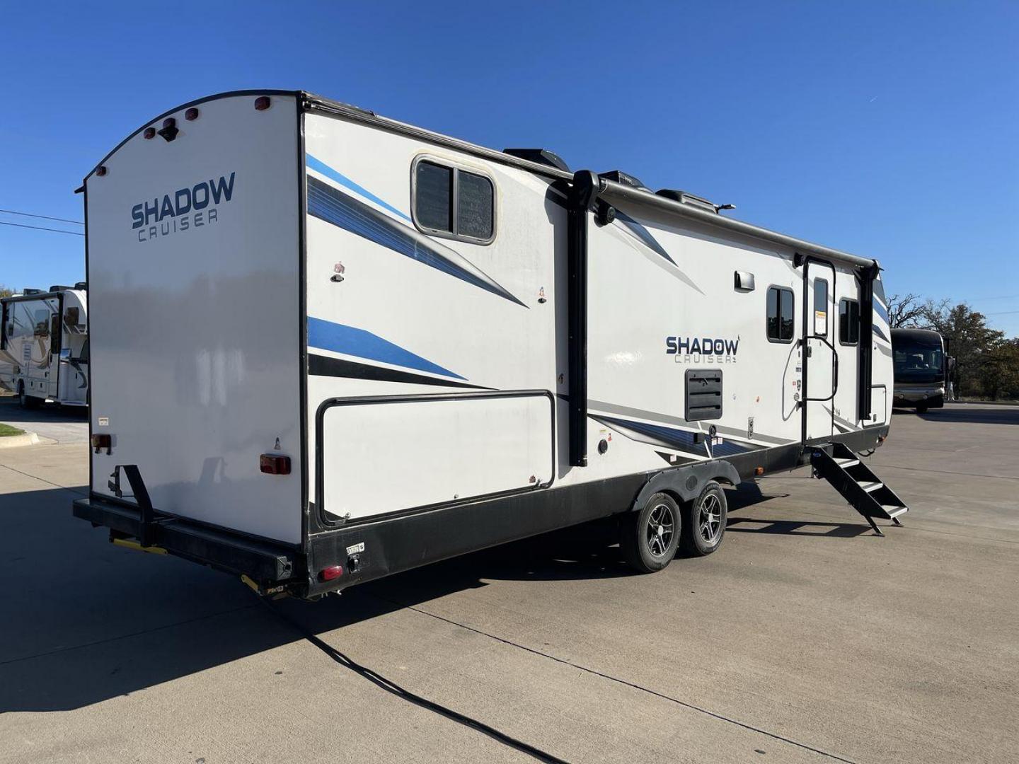 2022 HEARTLAND SHADOW CRUISER 280QB (5RXDB3228NN) , Length: 31.92 ft. | Dry Weight: 6,288 lbs. | Gross Weight: 7,816 lbs. | Slides: 1 transmission, located at 4319 N Main Street, Cleburne, TX, 76033, (817) 221-0660, 32.435829, -97.384178 - The 2022 Heartland Shadow Cruiser 280QB is a travel trailer designed with families in mind, offering a functional layout, modern amenities, and ample sleeping accommodations. Its lightweight design makes it easier to tow while still providing the space and features needed for memorable adventures. T - Photo#25