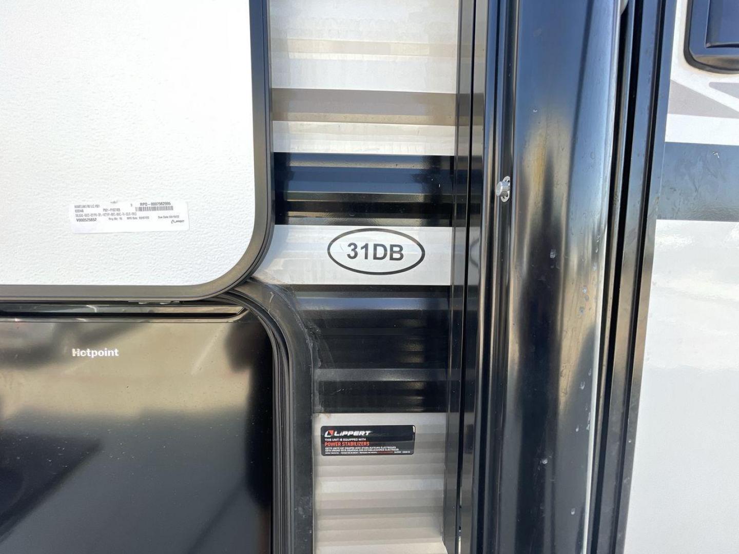 2022 HEARTLAND TRAIL RUNNER 31DB (5SFEB3728NE) , Length: 36.92 ft. | Dry Weight: 7,040 lbs. | Gross Weight: 9,642 lbs. | Slides: 1 transmission, located at 4319 N Main Street, Cleburne, TX, 76033, (817) 221-0660, 32.435829, -97.384178 - The 2022 Heartland Trail Runner 31DB is a flexible, family-friendly travel trailer that will make your camping trip more enjoyable. With a length of 36.92 feet and a dry weight of 7,040 pounds, this trailer gives you plenty of room and comfort for your trips. The gross weight of 9,642 pounds means t - Photo#21