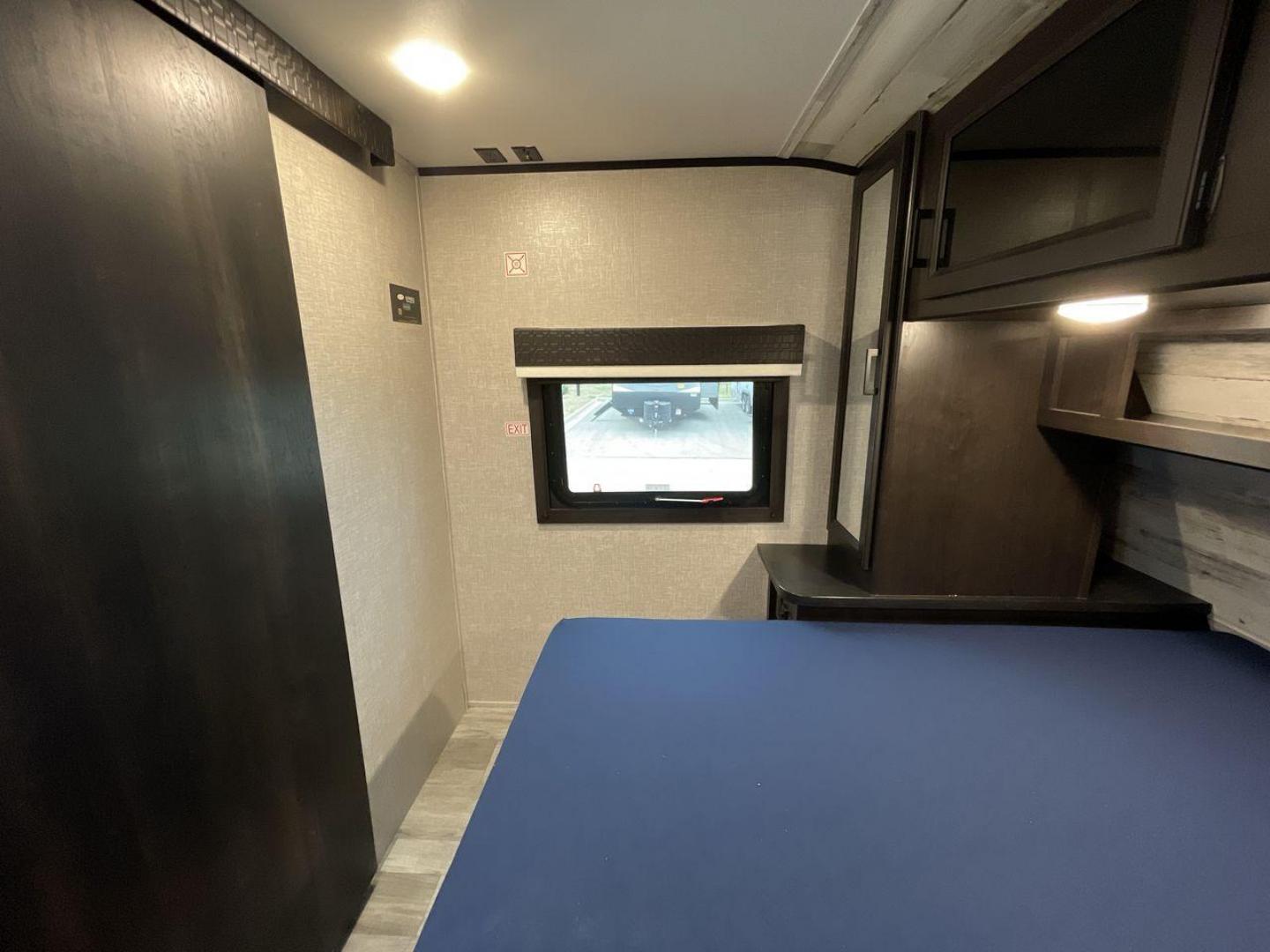 2022 JAYCO JAY FLIGHT 27BHB (1UJBJ0BR1N1) , located at 4319 N Main Street, Cleburne, TX, 76033, (817) 221-0660, 32.435829, -97.384178 - Photo#17