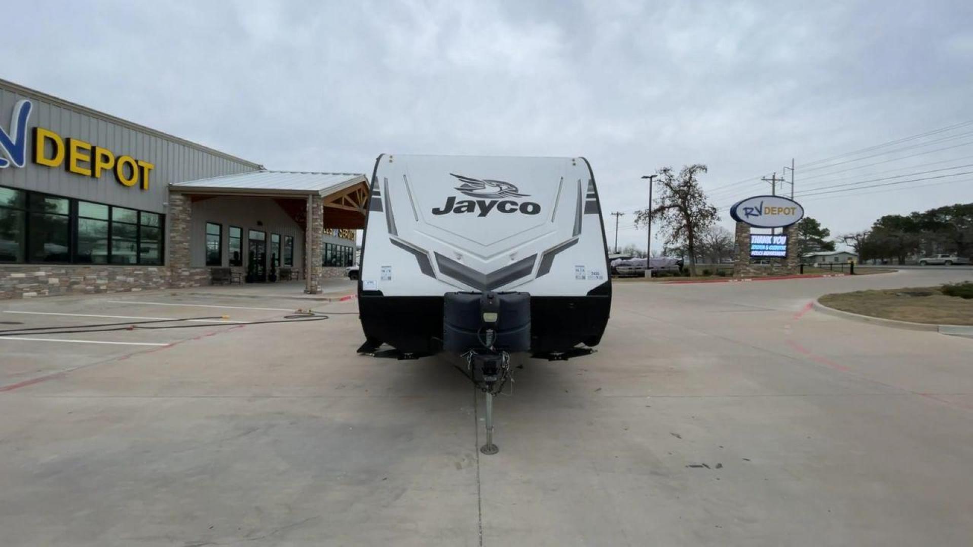 2022 JAYCO JAY FLIGHT 27BHB (1UJBJ0BR1N1) , located at 4319 N Main Street, Cleburne, TX, 76033, (817) 221-0660, 32.435829, -97.384178 - Photo#4