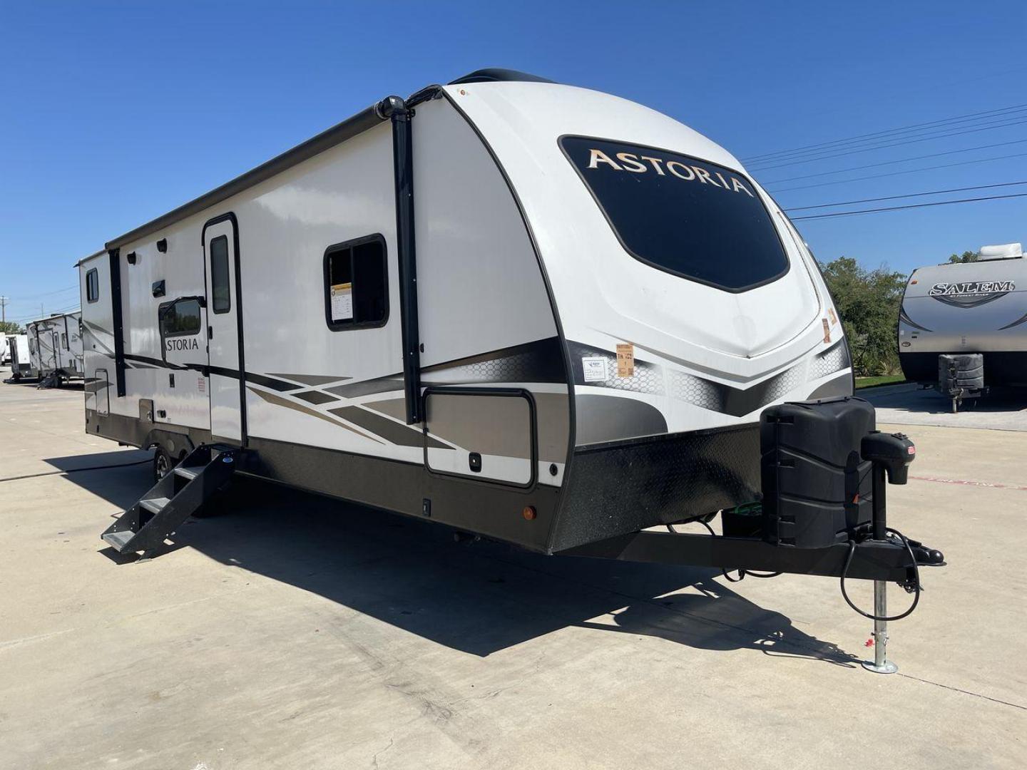 2022 KEYSTONE ASTORIA 2903BH (4YDTAAN25NM) , Length: 33.75 ft. | Dry Weight: 6,806 lbs. | Slides: 1 transmission, located at 4319 N Main Street, Cleburne, TX, 76033, (817) 221-0660, 32.435829, -97.384178 - The 2022 Keystone Astoria 2903BH is designed for comfort and functionality. With an overall length of 33.75 feet and a dry weight of 6,806 pounds, it is both spacious and lightweight. This trailer is equipped with one slide-out, offering ample room for living and sleeping spaces. The exterior featur - Photo#23