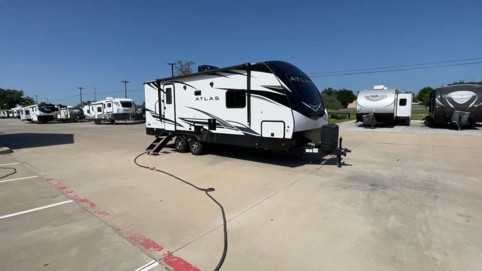 2022 KEYSTONE ATLAS 2202RB (4YDTASK2XNM) , located at 4319 N Main Street, Cleburne, TX, 76033, (817) 221-0660, 32.435829, -97.384178 - Photo#3