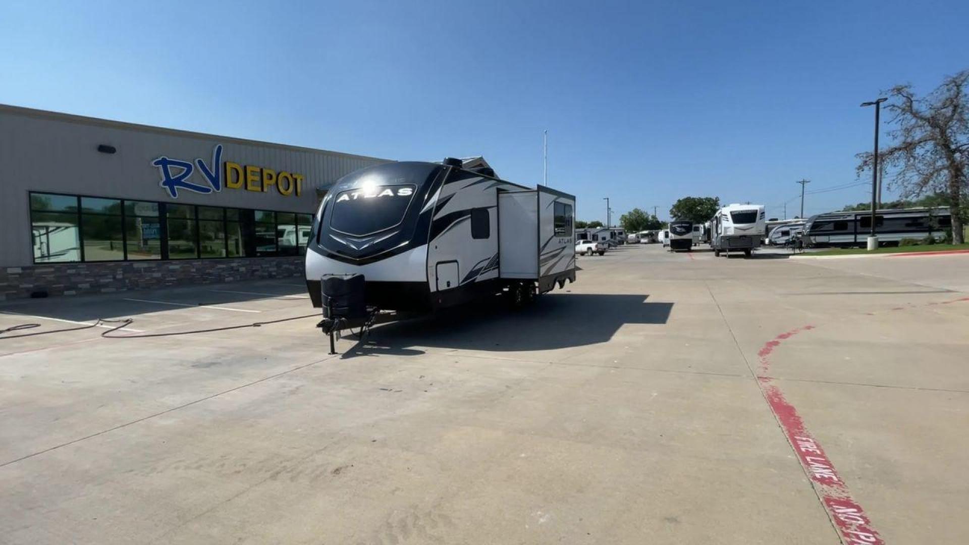 2022 KEYSTONE ATLAS 2202RB (4YDTASK2XNM) , located at 4319 N Main Street, Cleburne, TX, 76033, (817) 221-0660, 32.435829, -97.384178 - Photo#5