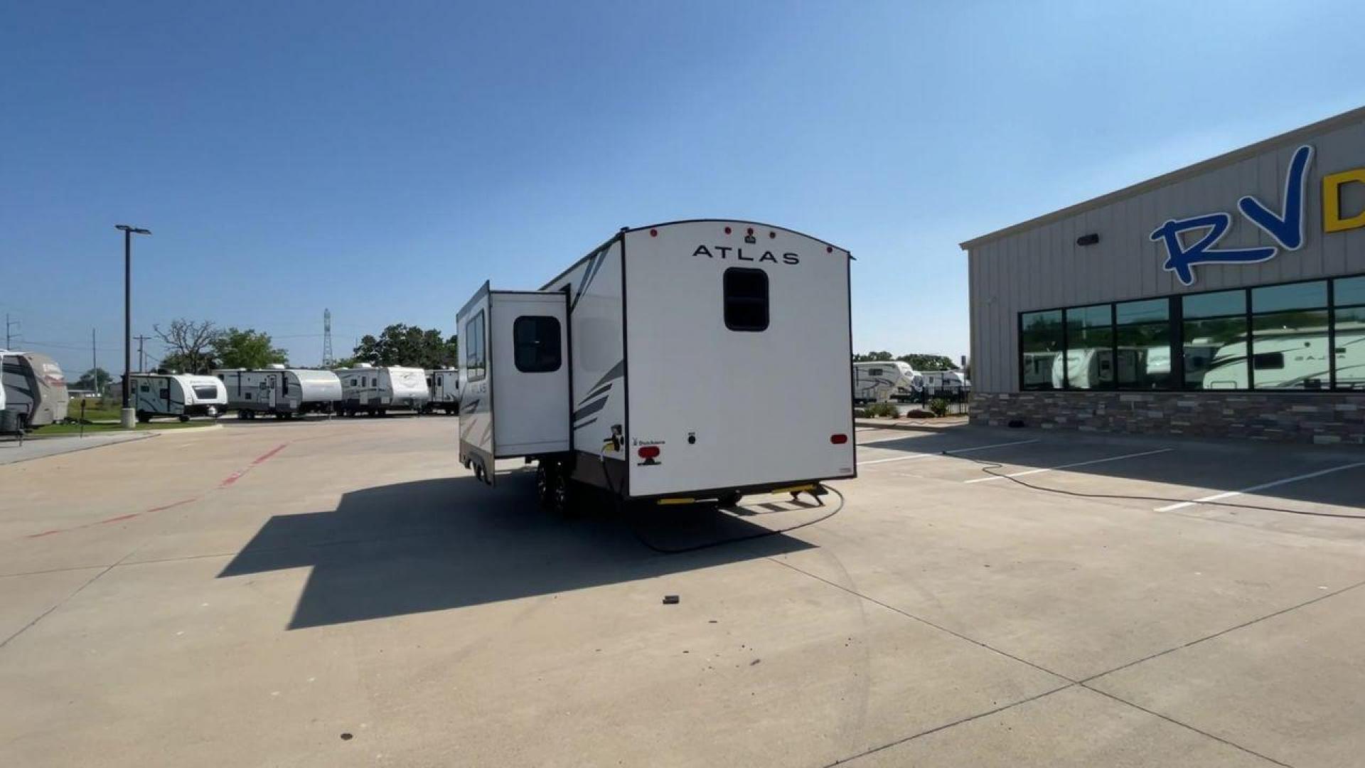 2022 KEYSTONE ATLAS 2202RB (4YDTASK2XNM) , located at 4319 N Main Street, Cleburne, TX, 76033, (817) 221-0660, 32.435829, -97.384178 - Photo#8