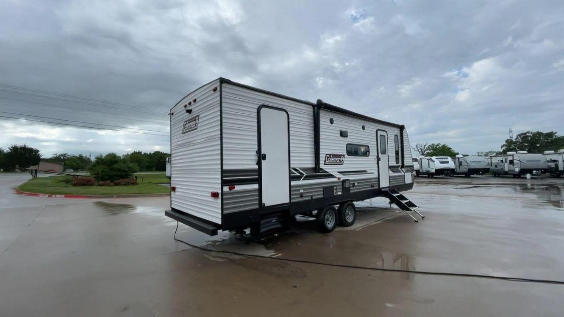 2022 KEYSTONE COLEMAN 263BH (4YDTCMM26NH) , Length: 30.58 ft. | Dry Weight: 6,084 lbs. | Slides: 1 transmission, located at 4319 N Main Street, Cleburne, TX, 76033, (817) 221-0660, 32.435829, -97.384178 - The 2022 Keystone Coleman 363BH is a versatile and family-friendly travel trailer. With a length of 30.58 feet and a dry weight of just 6,084 pounds, this trailer is designed to provide a spacious and comfortable living experience while remaining easy to tow. Perfect for families or groups looking f - Photo#1