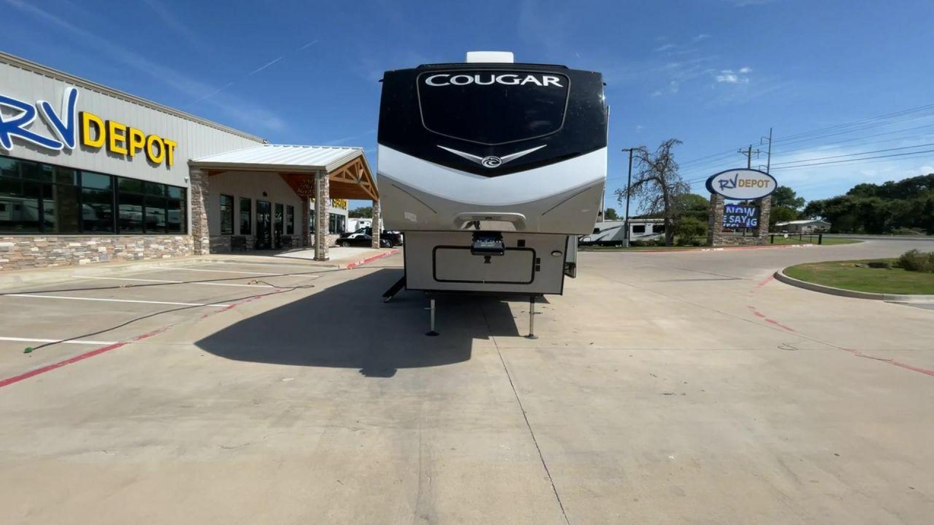 2022 KEYSTONE COUGAR 364BHL (4YDFCGS23N2) , Length: 39.25 ft. | Dry Weight: 11,246 lbs. | Slides: 3 transmission, located at 4319 N Main Street, Cleburne, TX, 76033, (817) 221-0660, 32.435829, -97.384178 - Photo#4