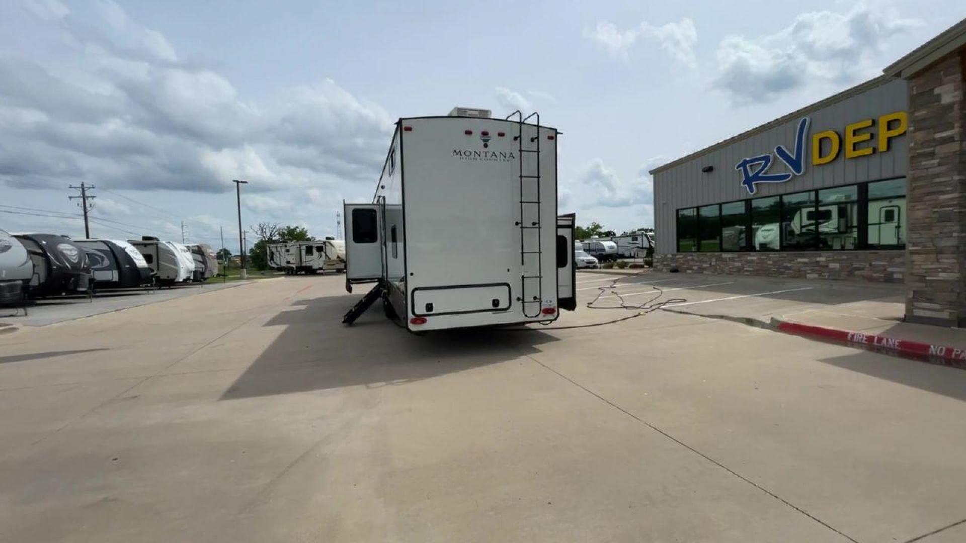 2022 KEYSTONE MONTANA 377FL (4YDFHMU26NA) , located at 4319 N Main Street, Cleburne, TX, 76033, (817) 221-0660, 32.435829, -97.384178 - Photo#8