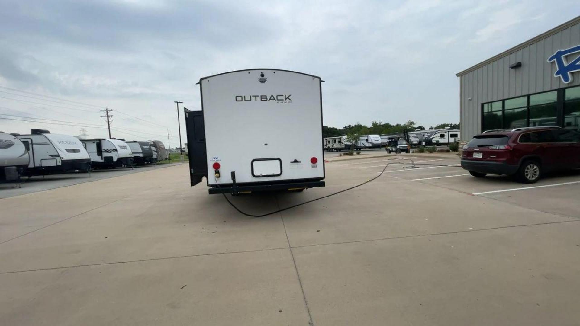 2022 KEYSTONE OUTBACK 291UBH (4YDT0BN20NB) , Length: 33.67 ft. | Dry Weight: 6,869 lbs. | Gross Weight: 8,209 lbs.8,209 lbs. | Slides: 1 transmission, located at 4319 N Main Street, Cleburne, TX, 76033, (817) 221-0660, 32.435829, -97.384178 - Photo#8