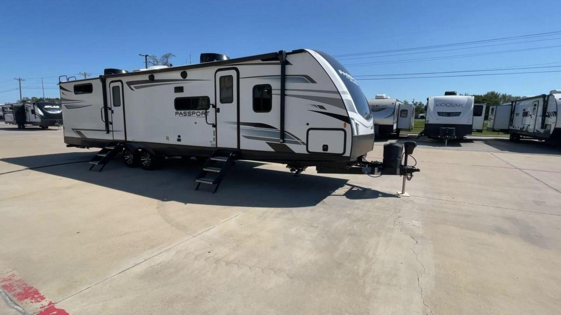 2022 KEYSTONE PASSPORT 3401QD (4YDTPPS27ND) , located at 4319 N Main Street, Cleburne, TX, 76033, (817) 221-0660, 32.435829, -97.384178 - Photo#3