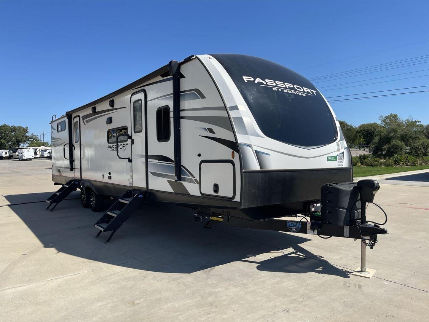 2022 KEYSTONE PASSPORT 3401QD (4YDTPPS27ND) , located at 4319 N Main Street, Cleburne, TX, 76033, (817) 221-0660, 32.435829, -97.384178 - Photo#23