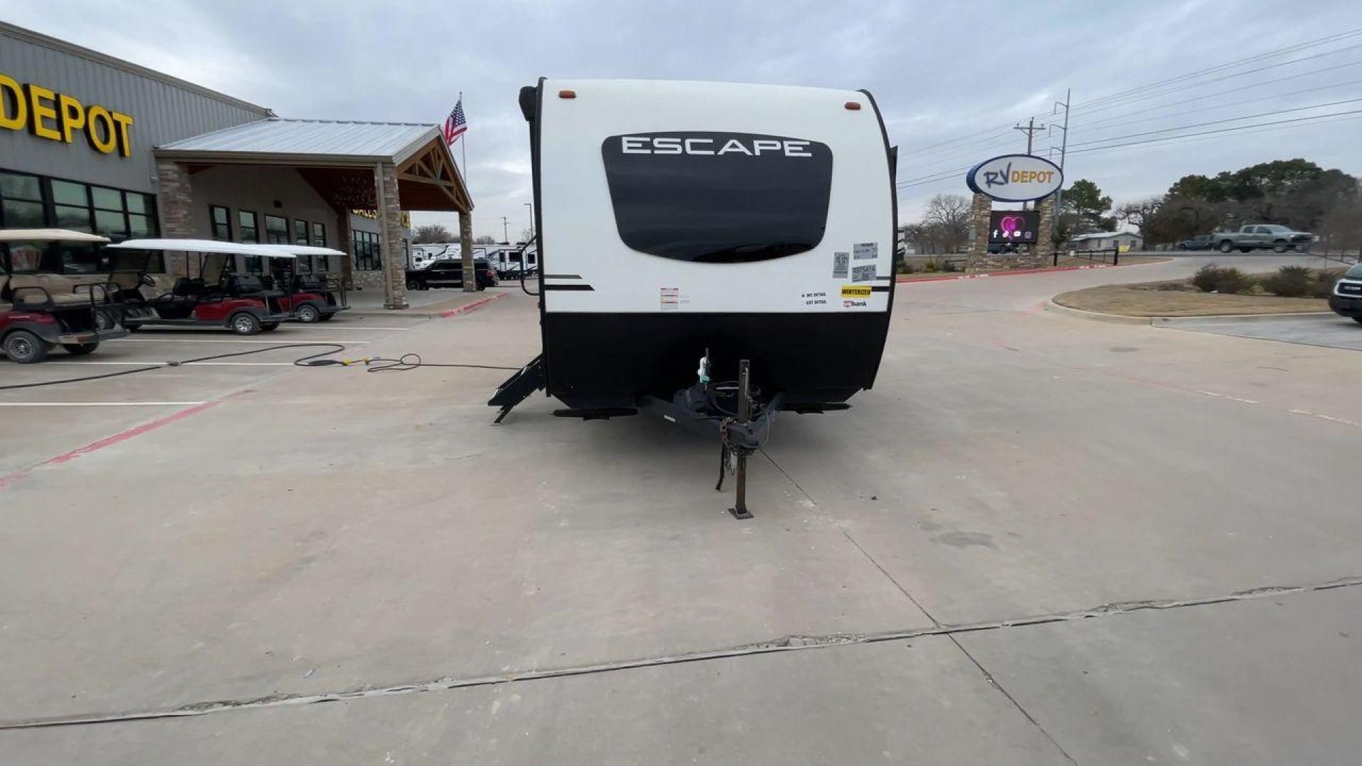 2022 KZ ESCAPE 191BHK (4EZTA1815N4) , located at 4319 N Main Street, Cleburne, TX, 76033, (817) 221-0660, 32.435829, -97.384178 - Photo#4