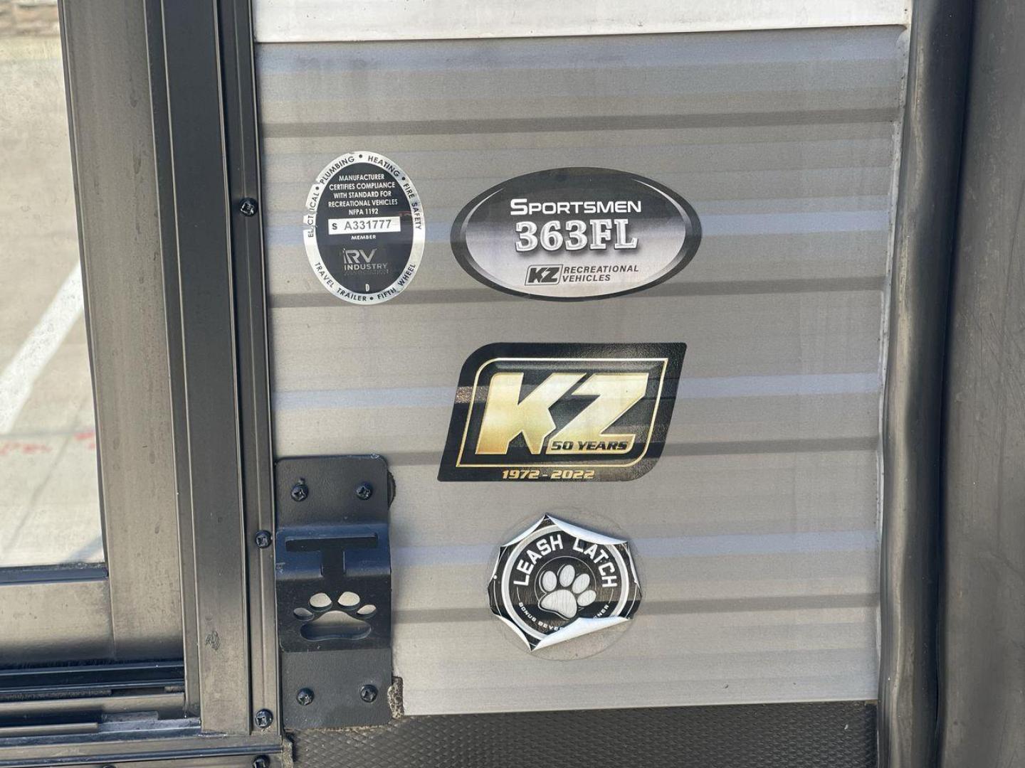 2022 KZ SPORTSMEN 363FL (4EZTS3721N5) , located at 4319 N Main Street, Cleburne, TX, 76033, (817) 221-0660, 32.435829, -97.384178 - Photo#21