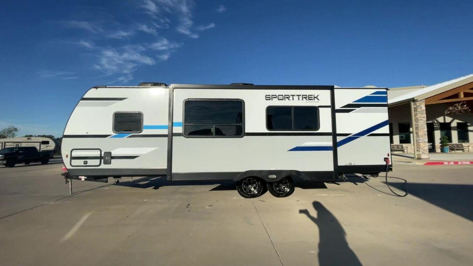 2022 K-Z SPORTTREK 281VBH (4EZT12824N8) , Length: 32.42 ft.| Dry Weight: 6,640 lbs. | Slides: 1 transmission, located at 4319 N Main Street, Cleburne, TX, 76033, (817) 221-0660, 32.435829, -97.384178 - The 2022 K-Z SportsTrek 281VBH, a versatile and family-friendly travel trailer designed for unforgettable adventures. Measuring 32 feet in length, this model features a single slide-out, enhancing the living space for ultimate comfort. The 281VBH includes a master bedroom with a queen-size bed and - Photo#6