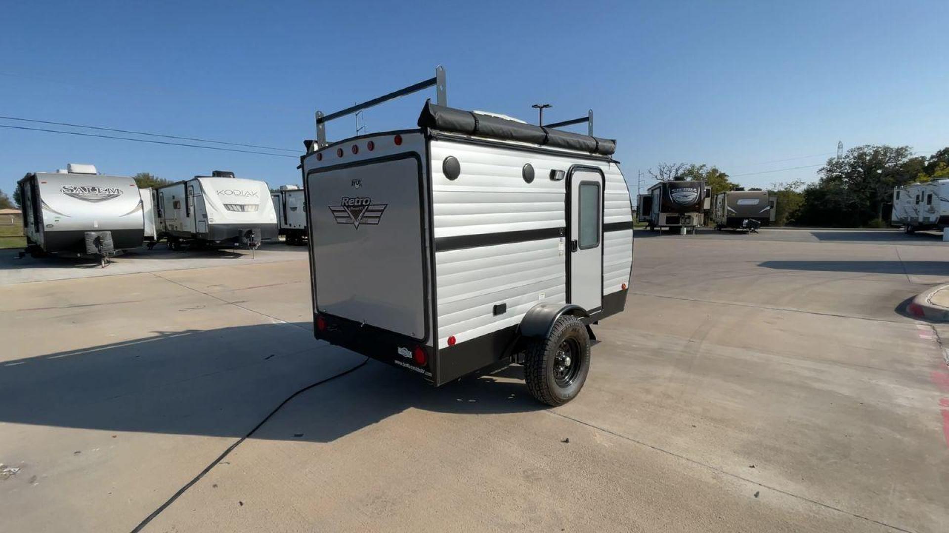 2022 RIVERSIDE RETRO 511 (59CCC1211NL) , Length: 12.67 ft. | Dry Weight: 1,540 lbs. transmission, located at 4319 N Main Street, Cleburne, TX, 76033, (817) 221-0660, 32.435829, -97.384178 - Photo#1