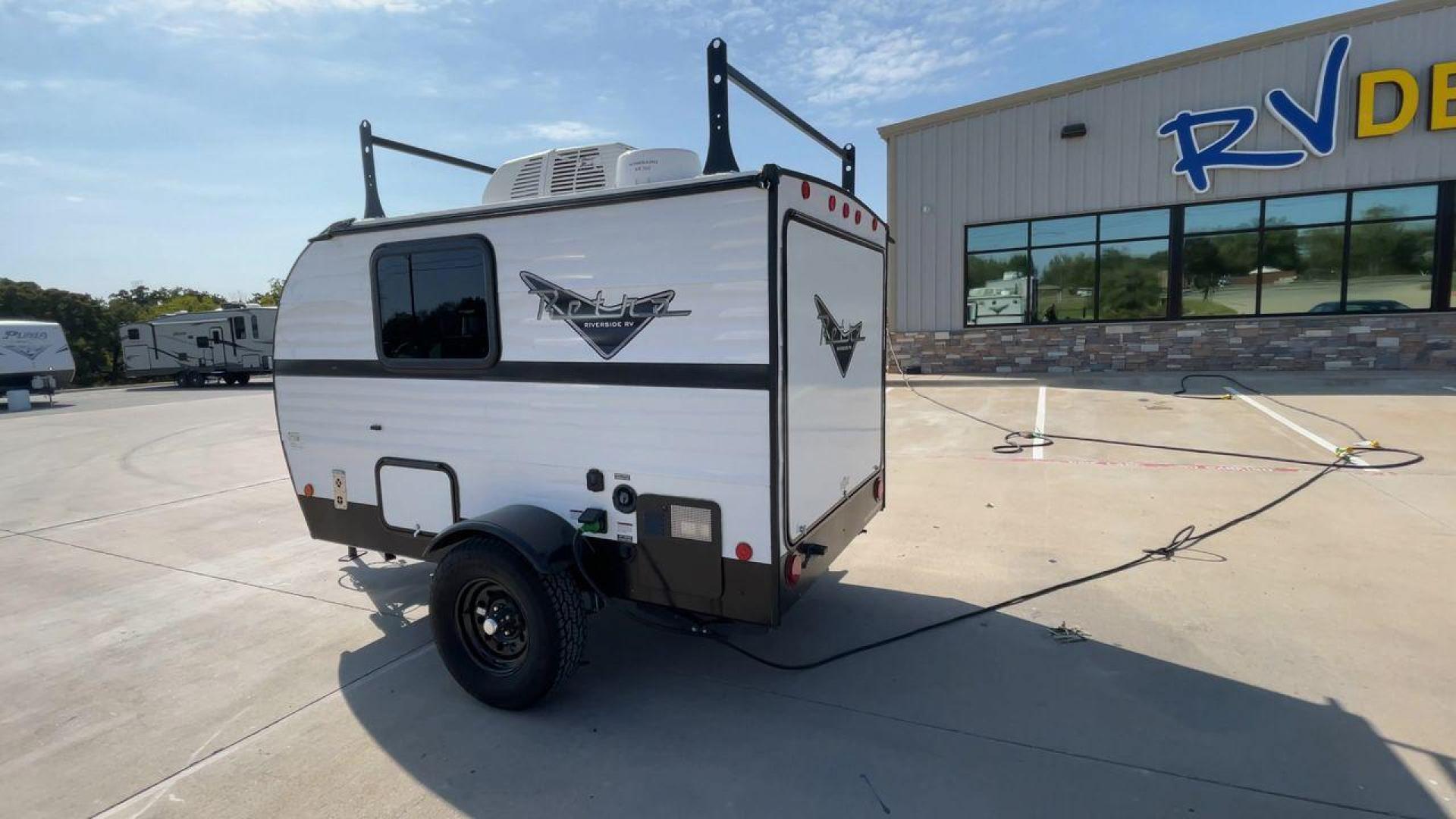 2022 RIVERSIDE RETRO 511 (59CCC1213NL) , Length: 12.67 ft. | Dry Weight: 1,540 lbs. transmission, located at 4319 N Main Street, Cleburne, TX, 76033, (817) 221-0660, 32.435829, -97.384178 - Photo#7