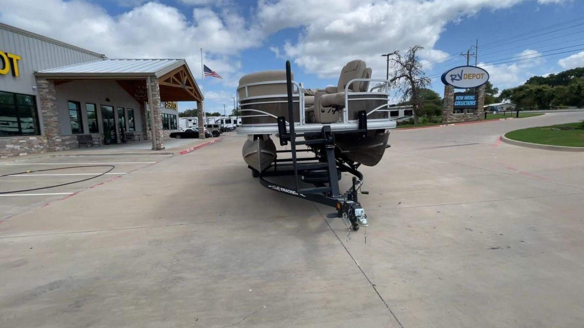 2022 SUNTRACKER SF20 (BUJ82649G22) , Length: 21.92 ft. | Dry Weight: 1940 lbs. transmission, located at 4319 N Main Street, Cleburne, TX, 76033, (817) 221-0660, 32.435829, -97.384178 - Photo#4