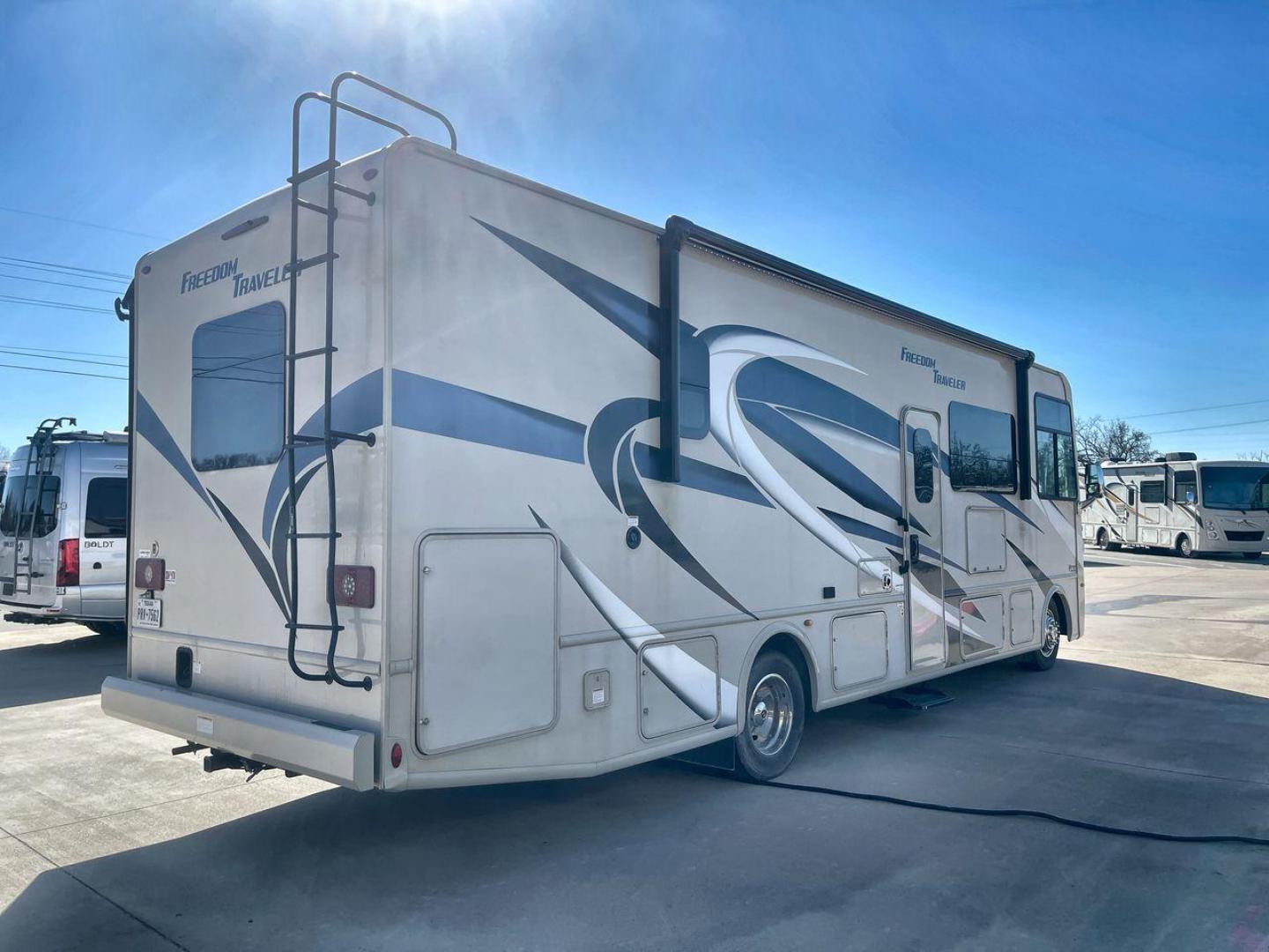 2022 THOR FREEDOM TRAVELER A30 (1F65F5DN8L0) , located at 4319 N Main Street, Cleburne, TX, 76033, (817) 221-0660, 32.435829, -97.384178 - Photo#29