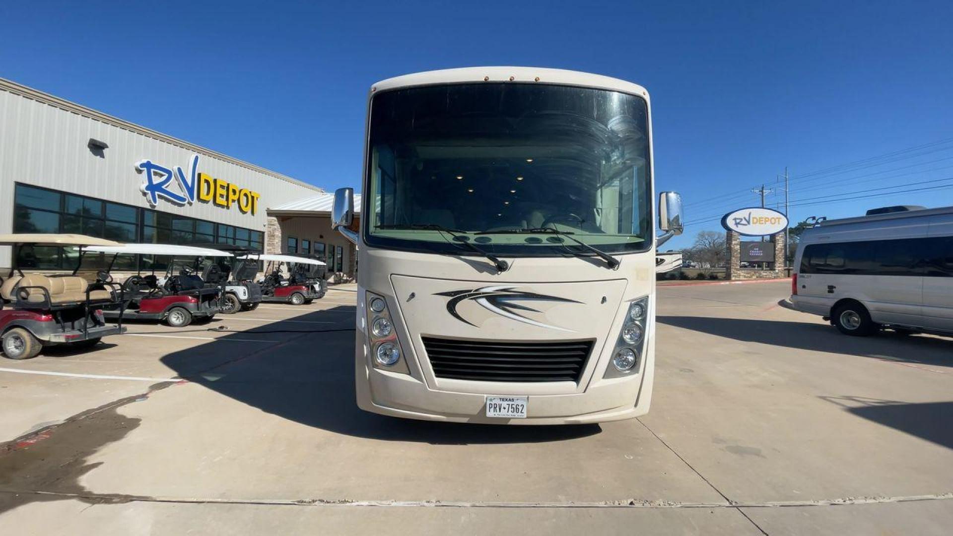 2022 THOR FREEDOM TRAVELER A30 (1F65F5DN8L0) , located at 4319 N Main Street, Cleburne, TX, 76033, (817) 221-0660, 32.435829, -97.384178 - Photo#4