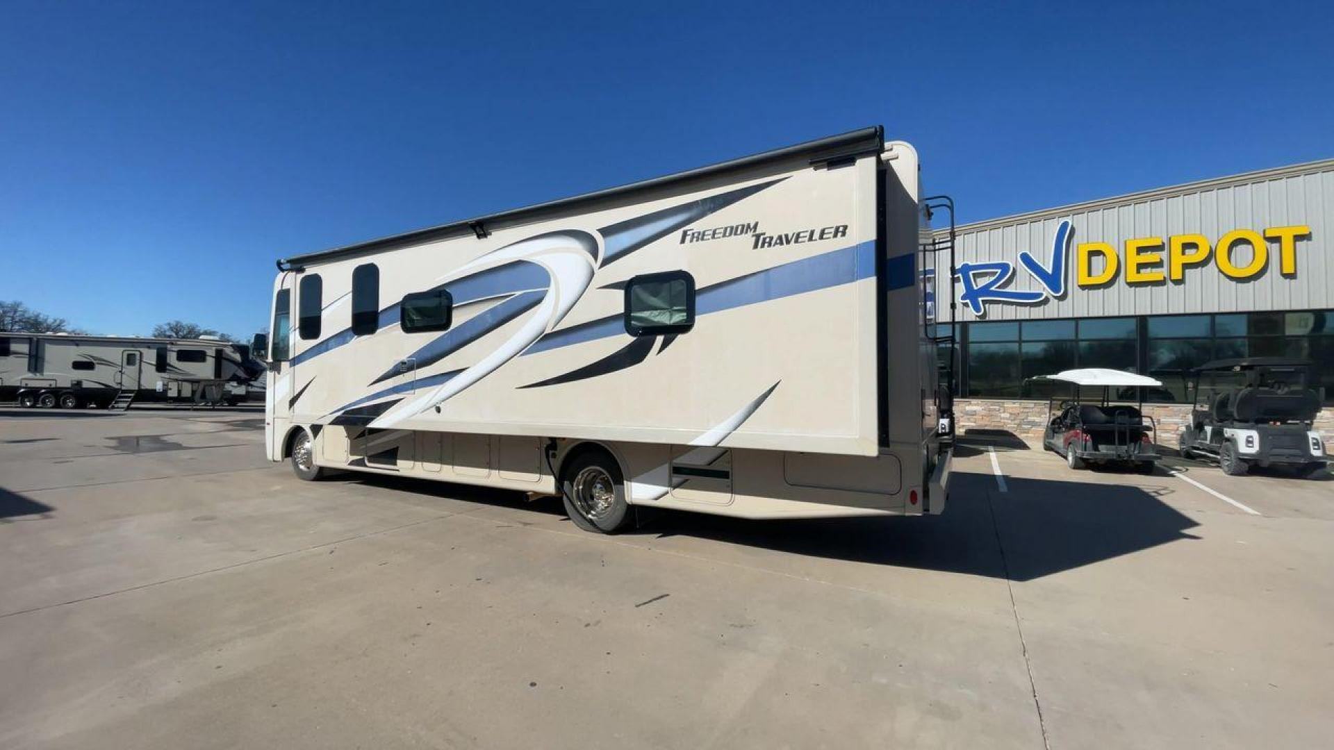 2022 THOR FREEDOM TRAVELER A30 (1F65F5DN8L0) , located at 4319 N Main Street, Cleburne, TX, 76033, (817) 221-0660, 32.435829, -97.384178 - Photo#7