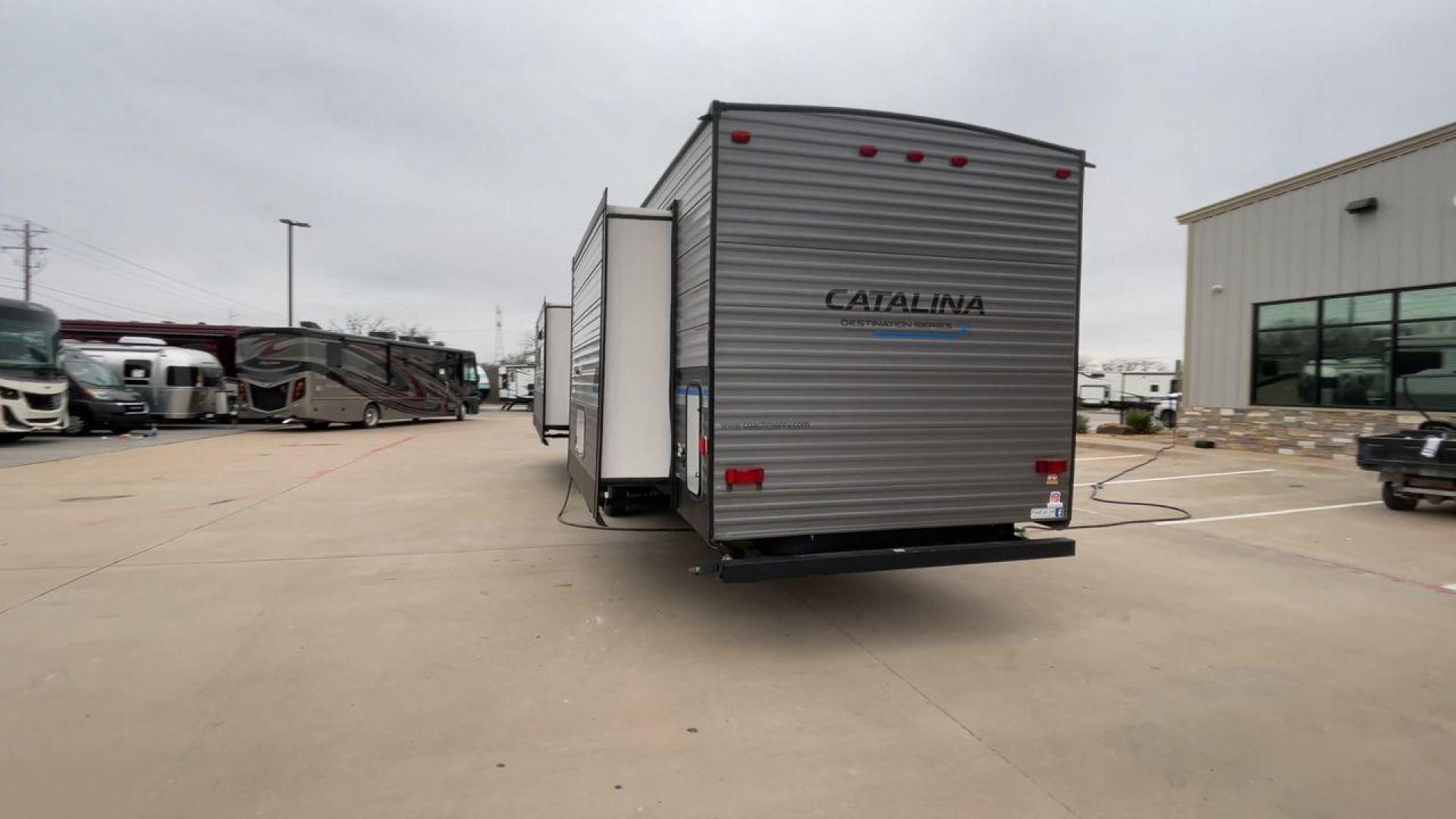 2023 COACHMEN CATALINA 39MKTS (5ZT2CA4B8PX) , Length: 40.92 ft | Dry Weight: 9,409 lbs | Gross Weight: 11,000 lbs | Slides: 3 transmission, located at 4319 N Main Street, Cleburne, TX, 76033, (817) 221-0660, 32.435829, -97.384178 - The Coachmen Catalina 39MKTS (Destination Series) RV has a sleek and modern exterior, designed for comfort and durability. At 40.92 ft long, its high-quality aluminum siding is accented with bold blue and black graphics, giving it a striking look that stands out in any RV park or campground. The dua - Photo#8