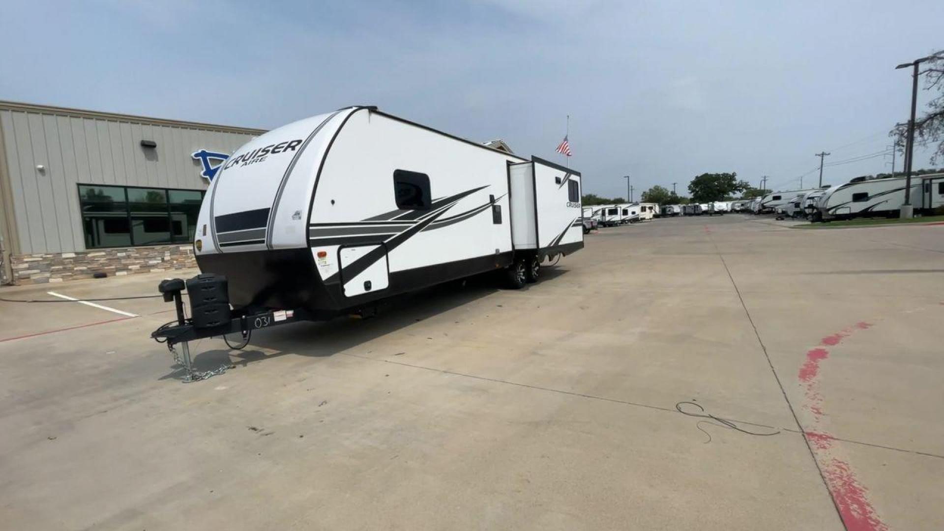 2023 CROSSROADS CRUISER AIRE 30RLS (4YDTCRP23P6) , Length: 34.83 ft. | Dry Weight: 7,214 lbs. | Gross Weight: 9,600 lbs. | Slides: 2 transmission, located at 4319 N Main Street, Cleburne, TX, 76033, (817) 221-0660, 32.435829, -97.384178 - The 2023 Crossroads Cruiser Aire 30RLS blends solid functionality with comfort. It offers an unrivaled mobile living experience. This trailer is 34.83 feet long, has a dry weight of 7,214 pounds, and a maximum permissible gross weight of 9,600 pounds, making it both large and substantial enough to m - Photo#5