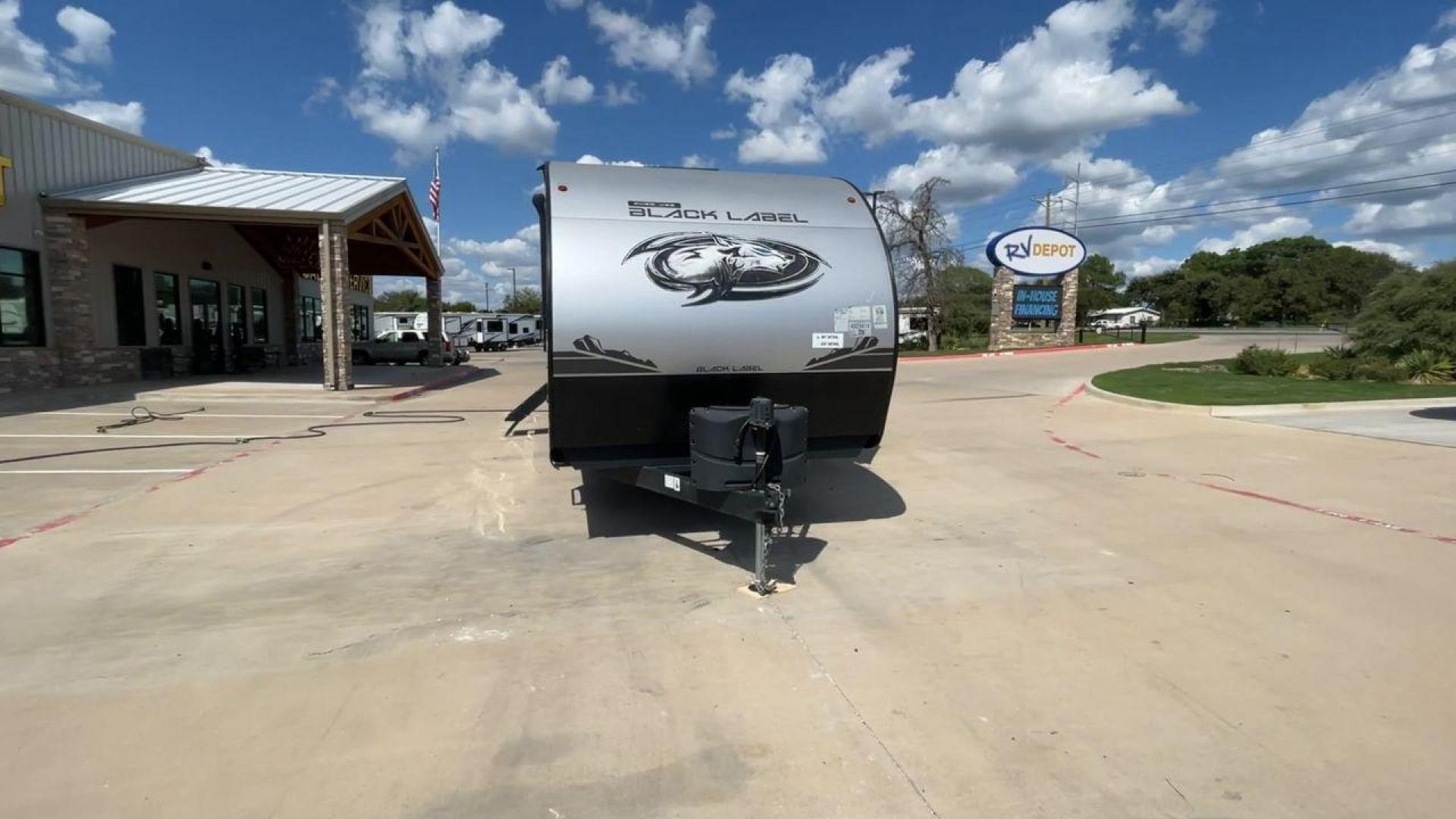 2023 FOREST RIVER CHEROKEE 264DBHBL (4X4TCKB23PX) , Length: 33.17 ft. | Dry Weight: 6,610 lbs. | Gross Weight: 9,985 lbs. | Slides: 1 transmission, located at 4319 N Main Street, Cleburne, TX, 76033, (817) 221-0660, 32.435829, -97.384178 - Photo#4