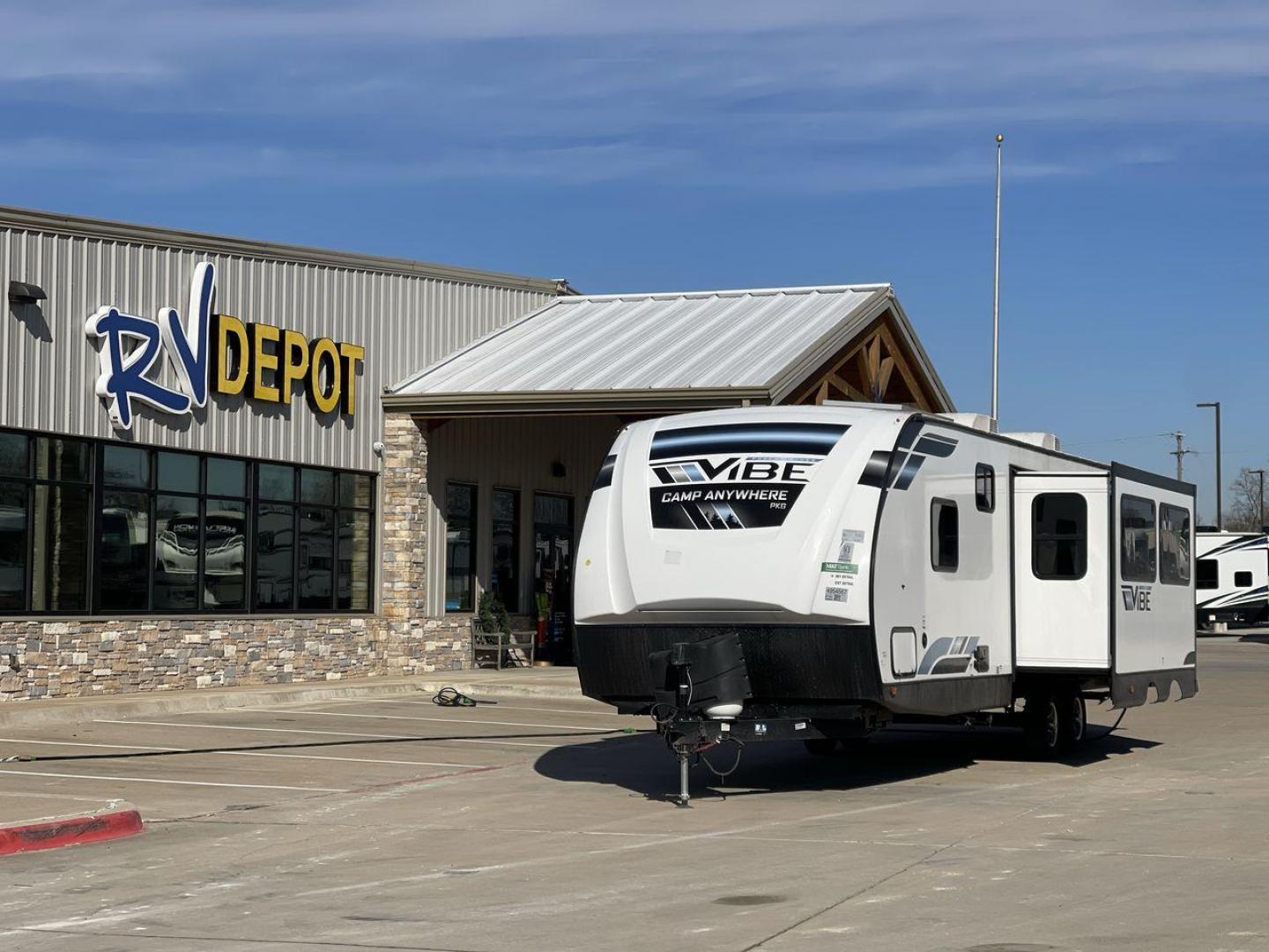 2023 FOREST RIVER VIBE 28BHE (4X4TVBD20P4) , Length: 38 ft. | Dry Weight: 7,298 lbs. | Slides: 1 transmission, located at 4319 N Main Street, Cleburne, TX, 76033, (817) 221-0660, 32.435829, -97.384178 - Photo#0