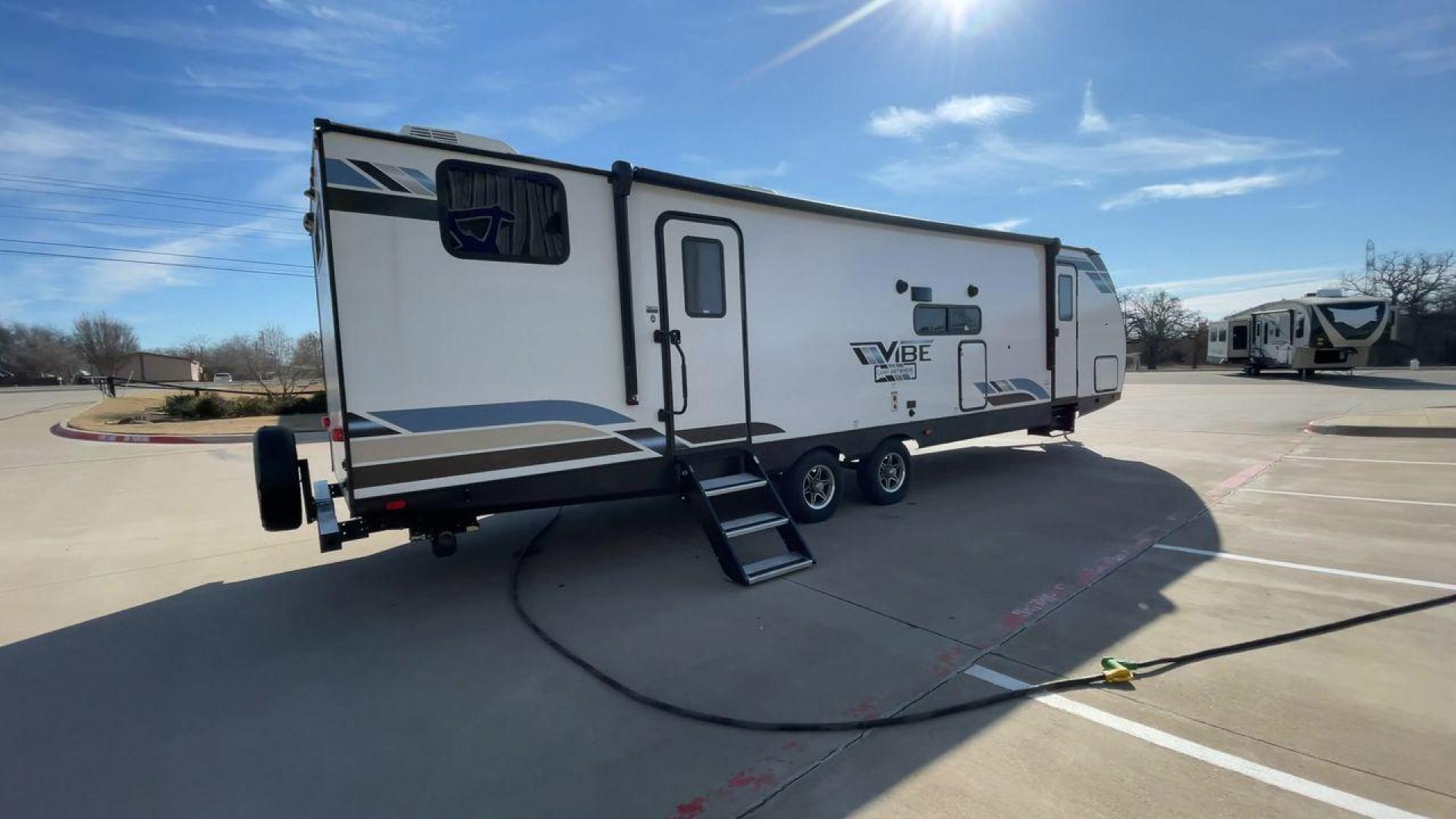 2023 FOREST RIVER VIBE 28BHE (4X4TVBD20P4) , Length: 38 ft. | Dry Weight: 7,298 lbs. | Slides: 1 transmission, located at 4319 N Main Street, Cleburne, TX, 76033, (817) 221-0660, 32.435829, -97.384178 - Photo#1