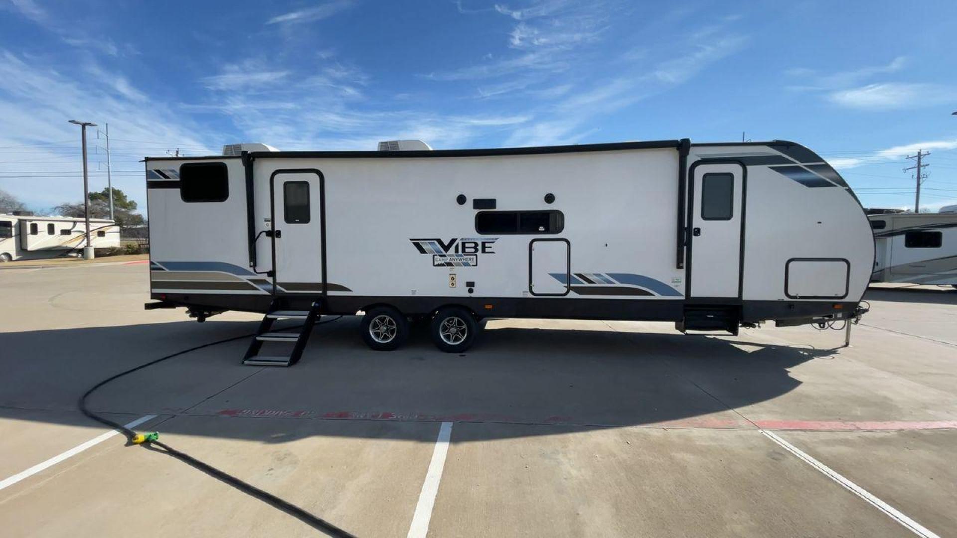 2023 FOREST RIVER VIBE 28BHE (4X4TVBD20P4) , Length: 38 ft. | Dry Weight: 7,298 lbs. | Slides: 1 transmission, located at 4319 N Main Street, Cleburne, TX, 76033, (817) 221-0660, 32.435829, -97.384178 - Photo#2