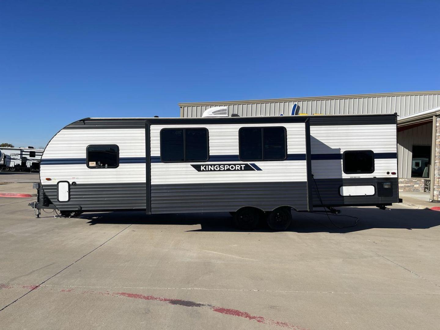 2023 GULFSTREAM KINGSPORT 279BH (1NL1G3322P1) , Length: 32.5 ft. | Dry Weight: 6,300 lbs. | Slides: 1 transmission, located at 4319 N Main Street, Cleburne, TX, 76033, (817) 221-0660, 32.435829, -97.384178 - Photo#23