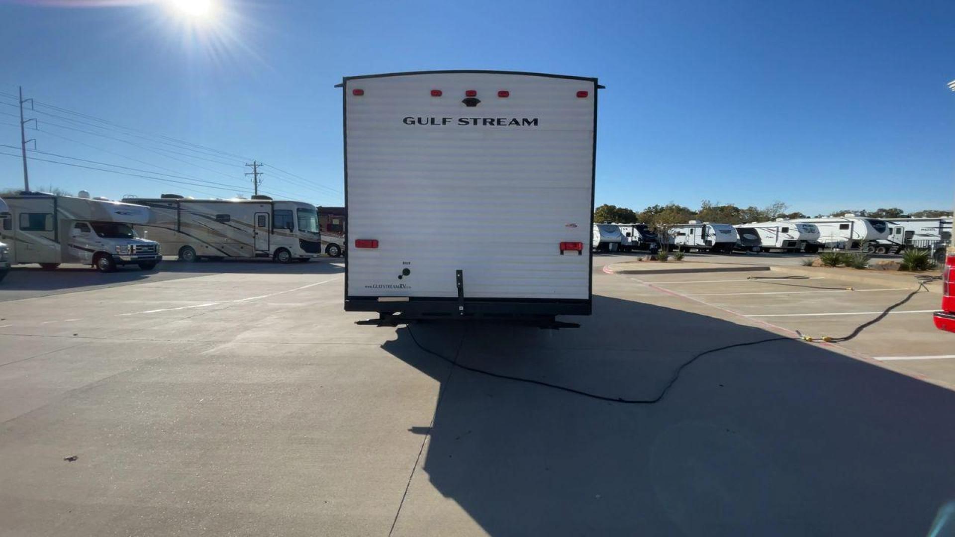 2023 GULFSTREAM KINGSPORT 279BH (1NL1G3322P1) , Length: 32.5 ft. | Dry Weight: 6,300 lbs. | Slides: 1 transmission, located at 4319 N Main Street, Cleburne, TX, 76033, (817) 221-0660, 32.435829, -97.384178 - Photo#8