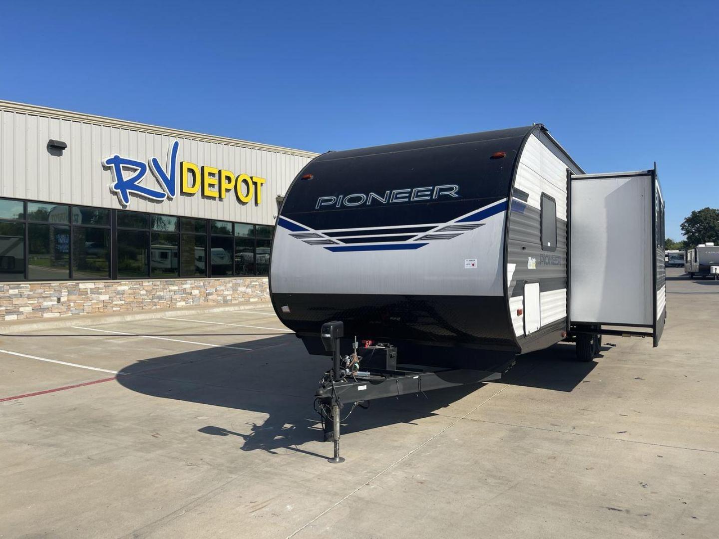 2023 HEARTLAND PIONEER QB300 (5SFPB3527PE) , Length: 35 ft. | Dry Weight: 6,896 lbs.| Gross Weight: 9,000 lbs. | Slides: 1 transmission, located at 4319 N Main Street, Cleburne, TX, 76033, (817) 221-0660, 32.435829, -97.384178 - Photo#0